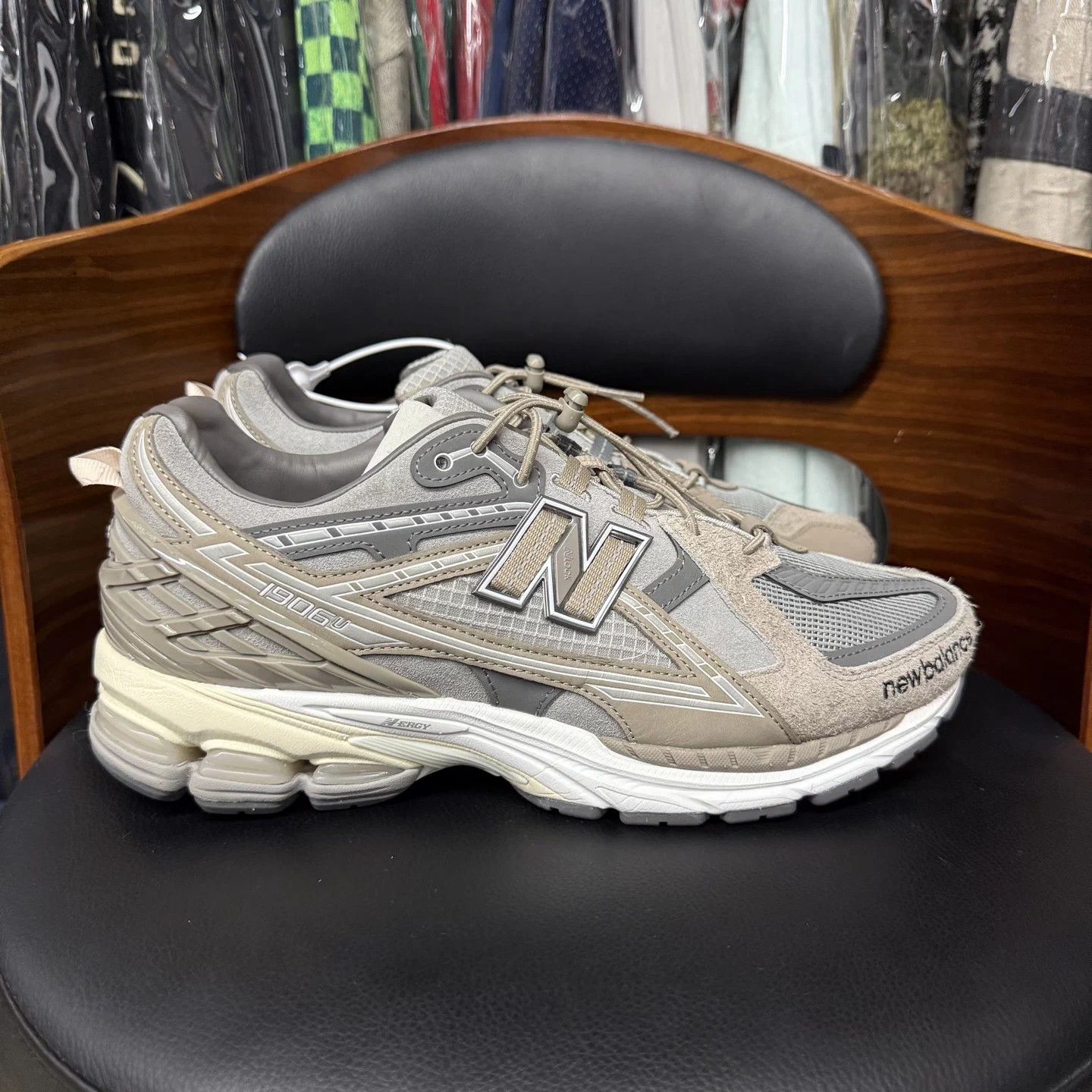 New Balance INVINCIBLE x N.HOOLYWOOD x NB1906U gray & khaki 43 Size US 10 / EU 43 - 4 Thumbnail