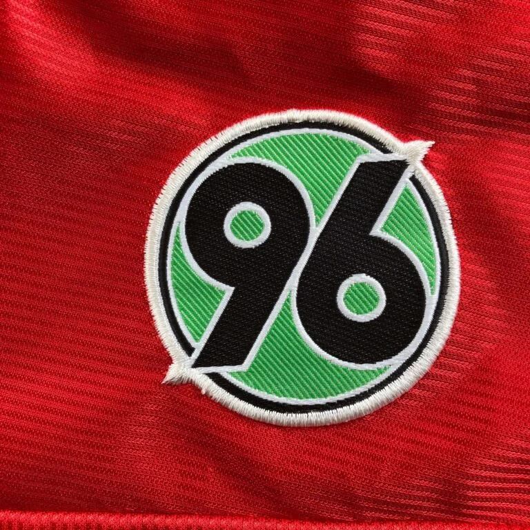 Other SIGNED Hannover 2002-03 Uhlsport home football jersey size M Size US M / EU 48-50 / 2 - 3 Thumbnail