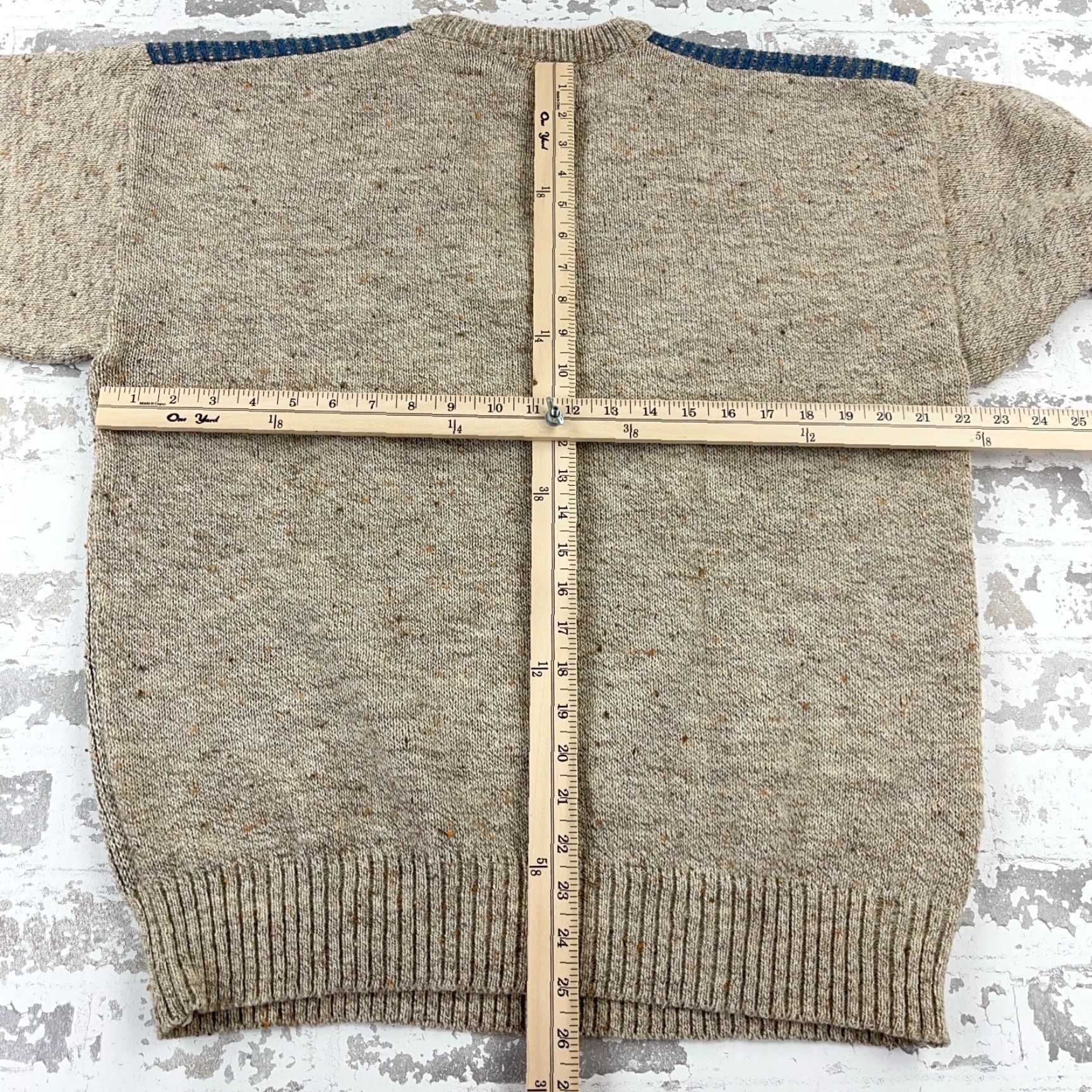 Vintage VINTAGE Moss Creekl Trader Sweater Men XL Tan Blue Wool Blend Knit V Neck 90s Diamond Geometric Chunky-Knit Pullover All Seasons Casual Mens Size US XL / EU 56 / 4 - 6 Thumbnail