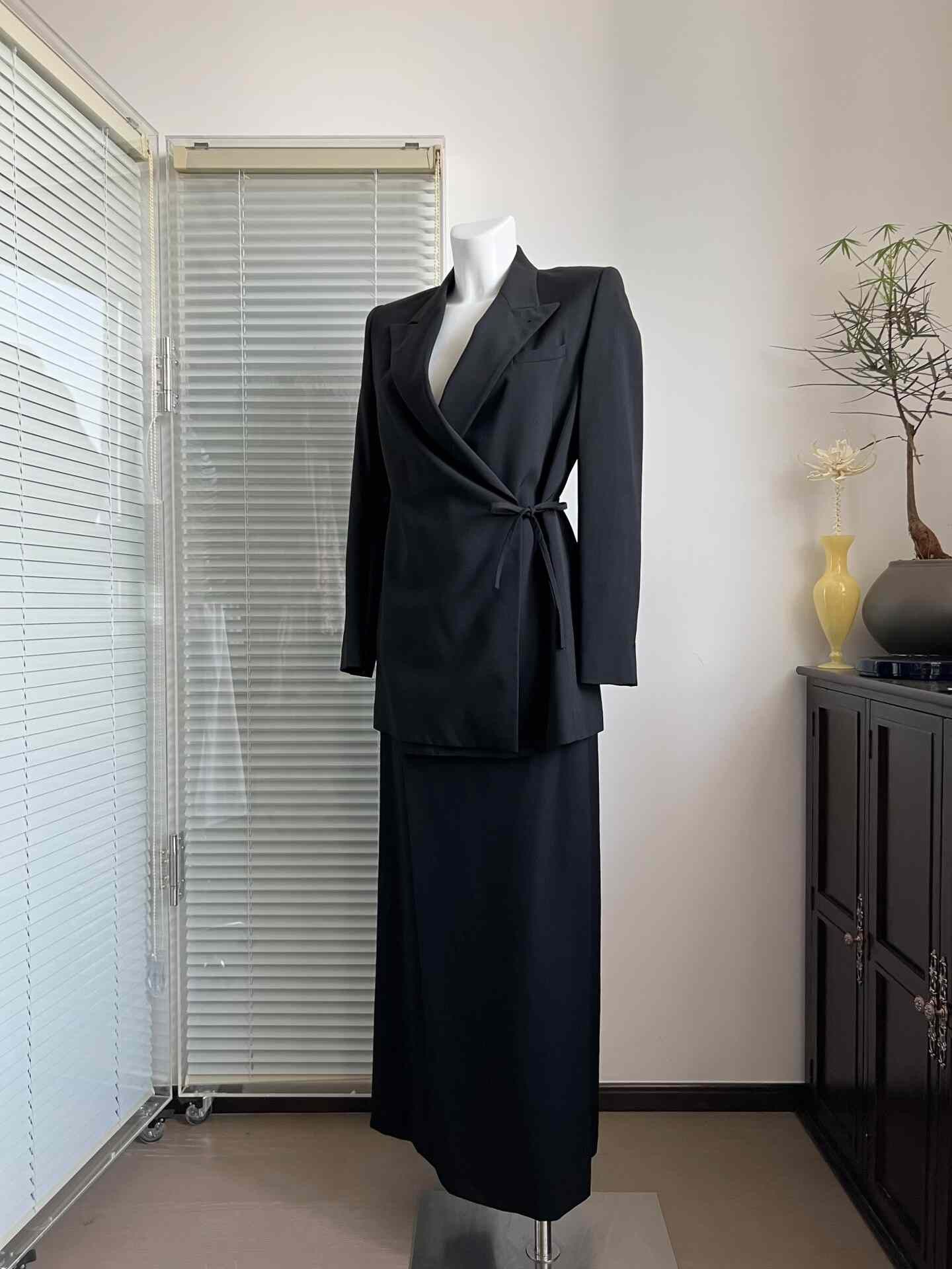 Jean Paul Gaultier Jean Paul Gaultier Black Suit Dress Set Size 40" / US 18 - 1 Thumbnail