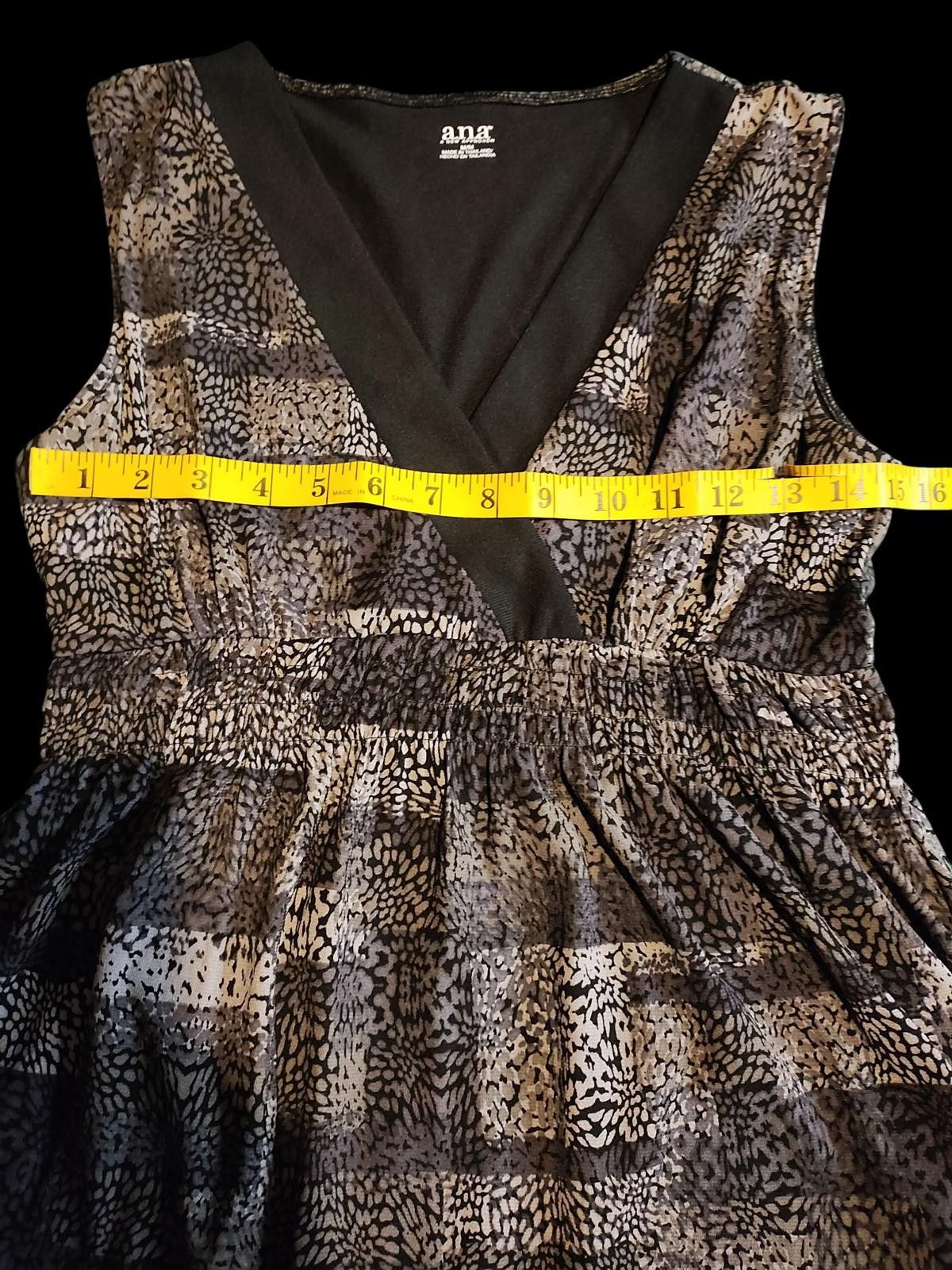 Designer A.N.A. Sleeveless V-Neck Tunic Top with Elastic Waist Size M / US 6-8 / IT 42-44 - 8 Thumbnail