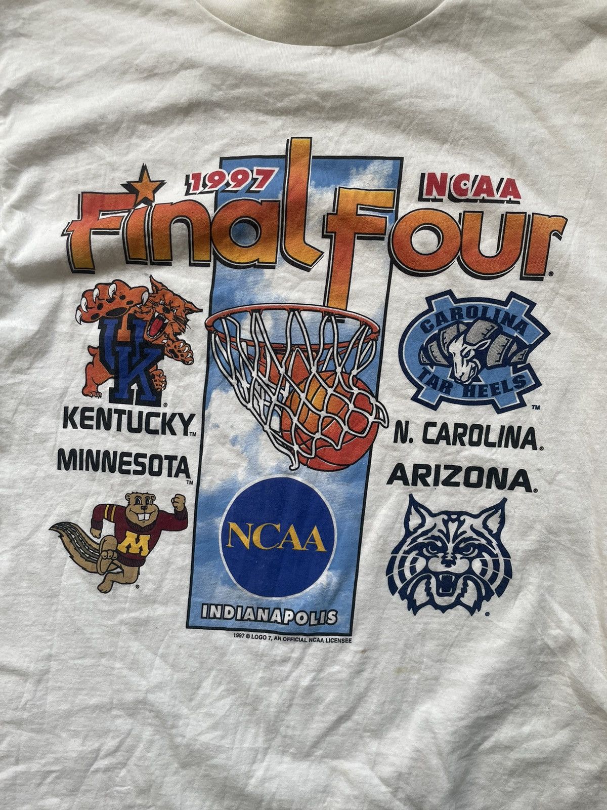 Vintage Vintage 1997 NCAA FINAL FOUR TEE Size US L / EU 52-54 / 3 - 3 Thumbnail