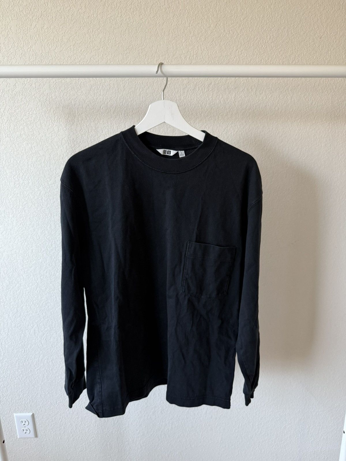 Uniqlo Uniqlo U L/S T-Shirt Size US S / EU 44-46 / 1 - 1 Thumbnail