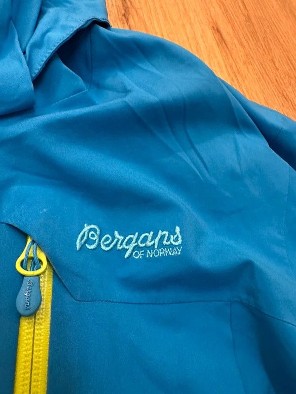 Bergans Bergans 1130 Trolltind Jkt Jacket Ski Recco Dermizax size M Size US M / EU 48-50 / 2 - 7 Thumbnail