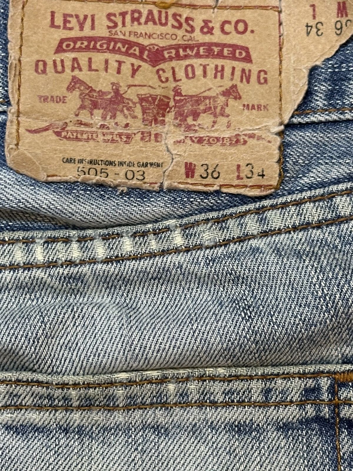 Levi's Vintage 90s Levis 505 Blue Faded Wash Distressed Loose Jeans Size US 34 / EU 50 - 9 Thumbnail