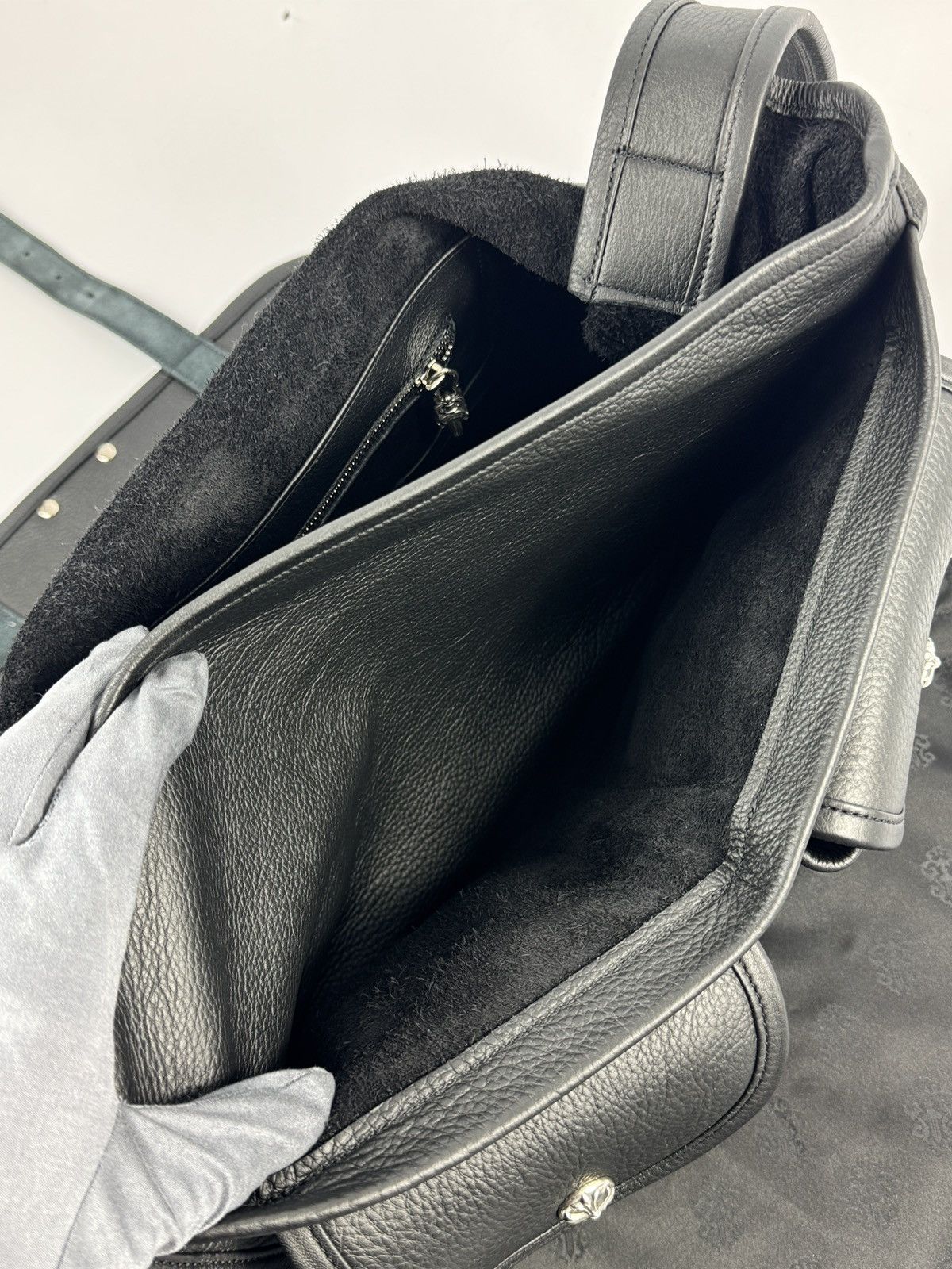 Chrome Hearts CROSS BODY GUNSLINGER MESSENGER BAG Size ONE SIZE - 13 Thumbnail