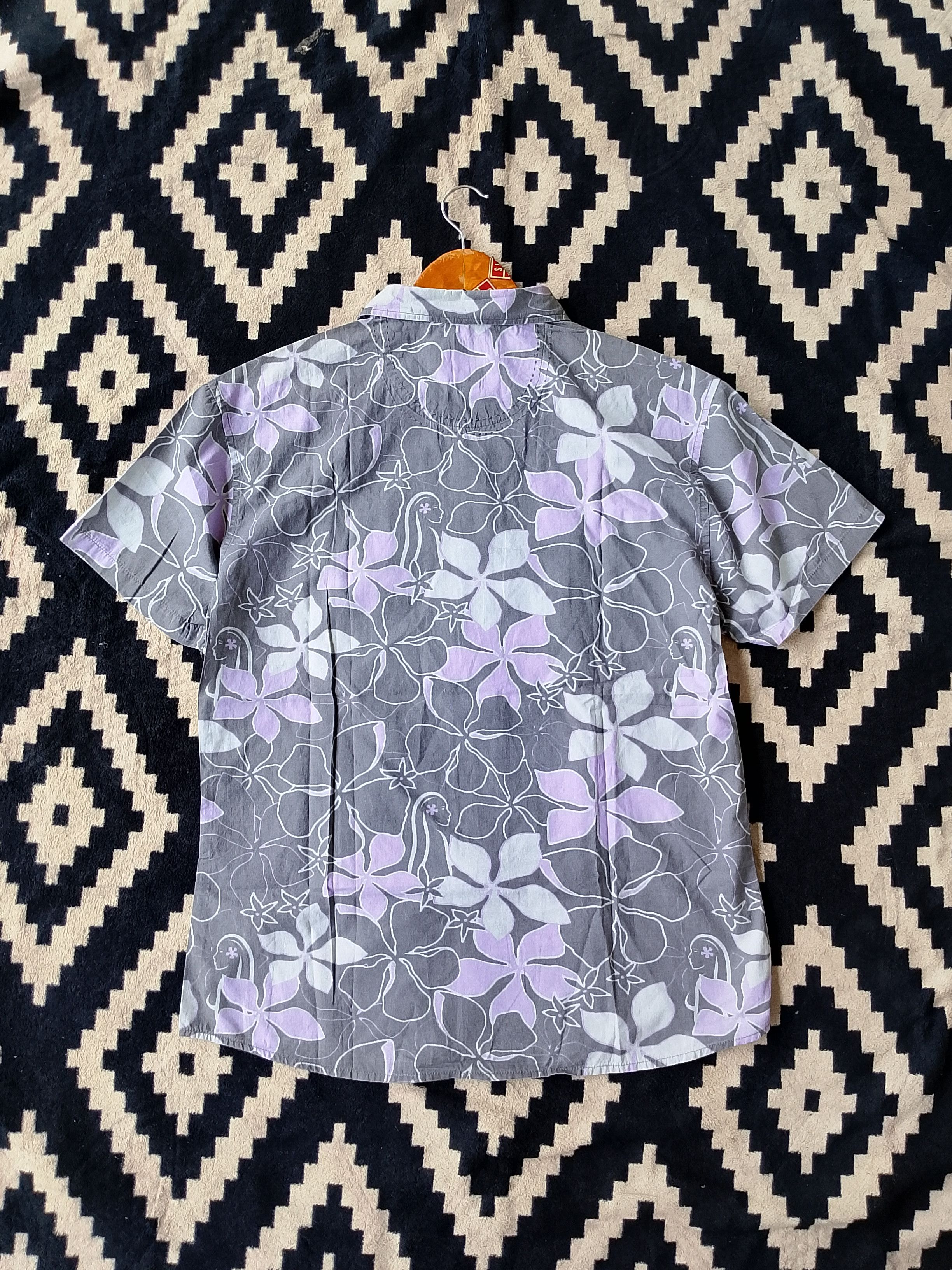 Vintage Hinano Tahiti Muted Lavender Archive Hawaiian Shirt Size US M / EU 48-50 / 2 - 4 Thumbnail