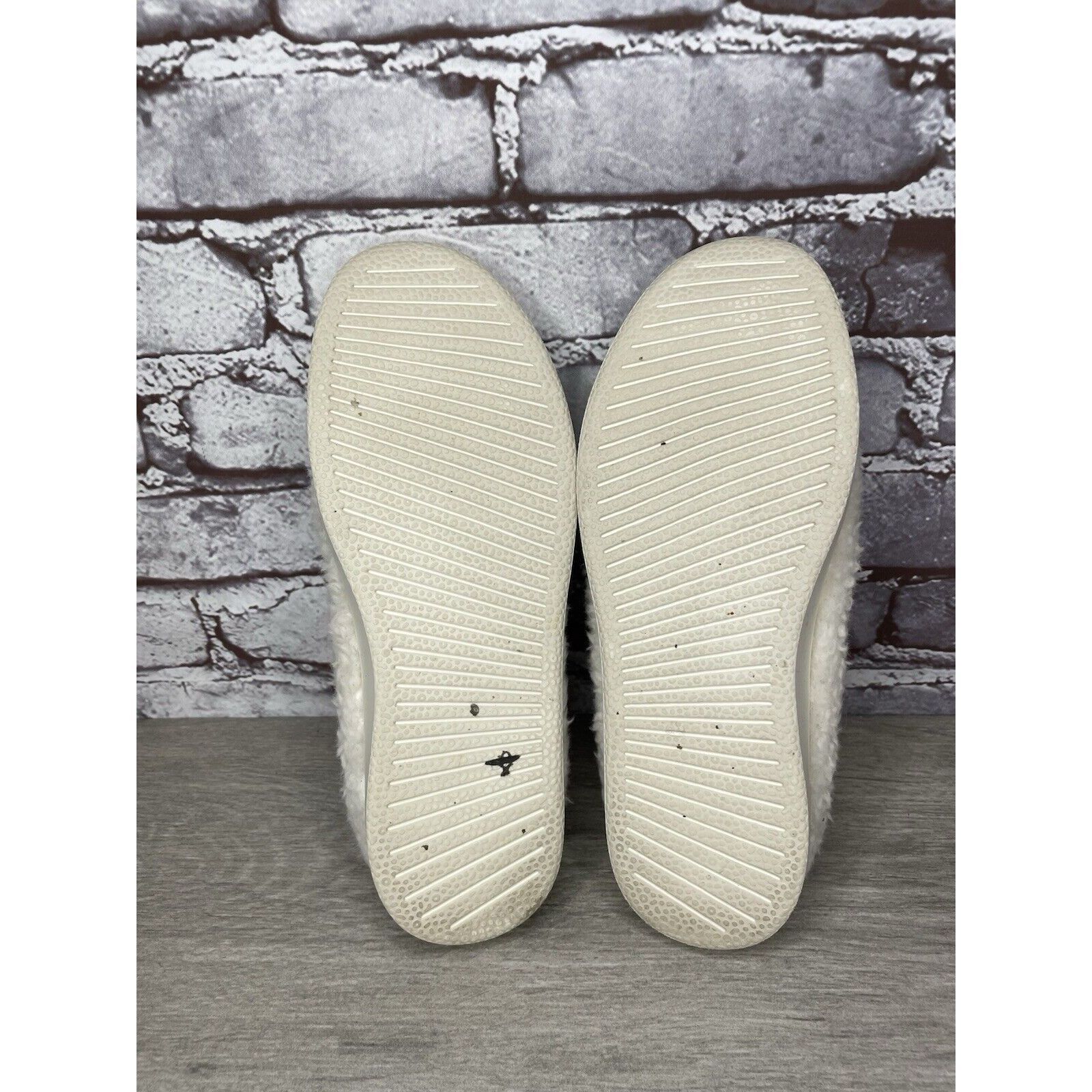Allbirds ALLBIRDS Merino Wool Sherpa White Slip On Lounge Sneakers Wo Size US 8 / IT 38 - 16 Thumbnail