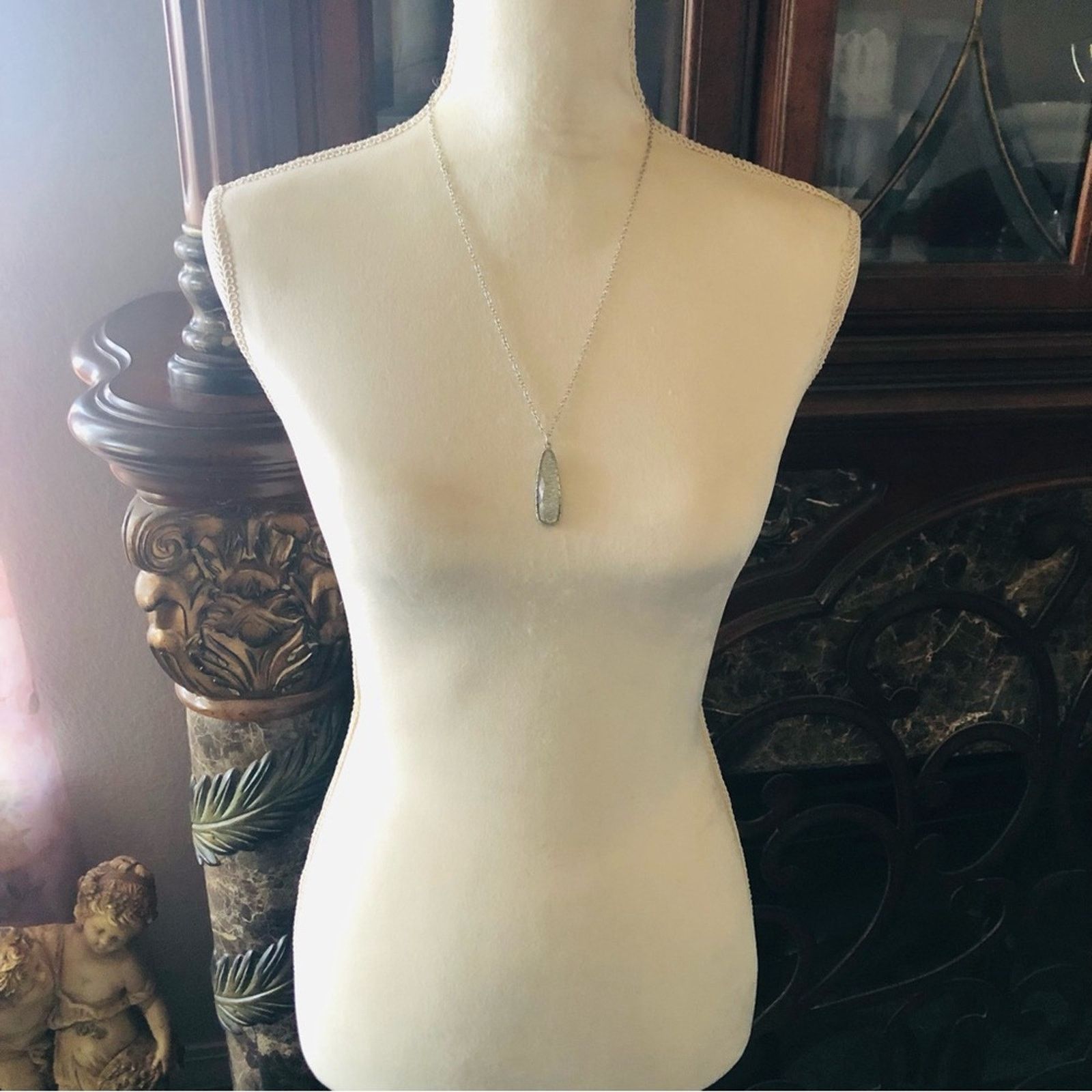 Jewelry Elegant long raindrop silver sparkle faceted gem on chain Size ONE SIZE - 6 Thumbnail