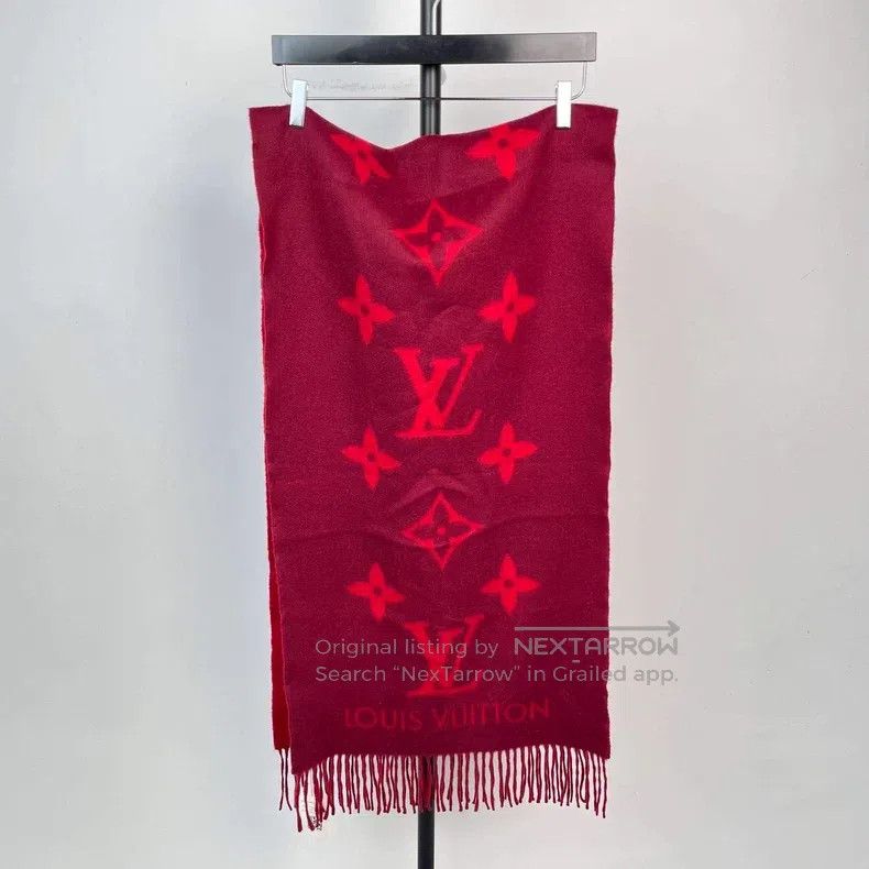 Louis Vuitton Louis Vuitton Burgundy Full Print Cashmere Reversible Frin Size ONE SIZE - 1 Thumbnail
