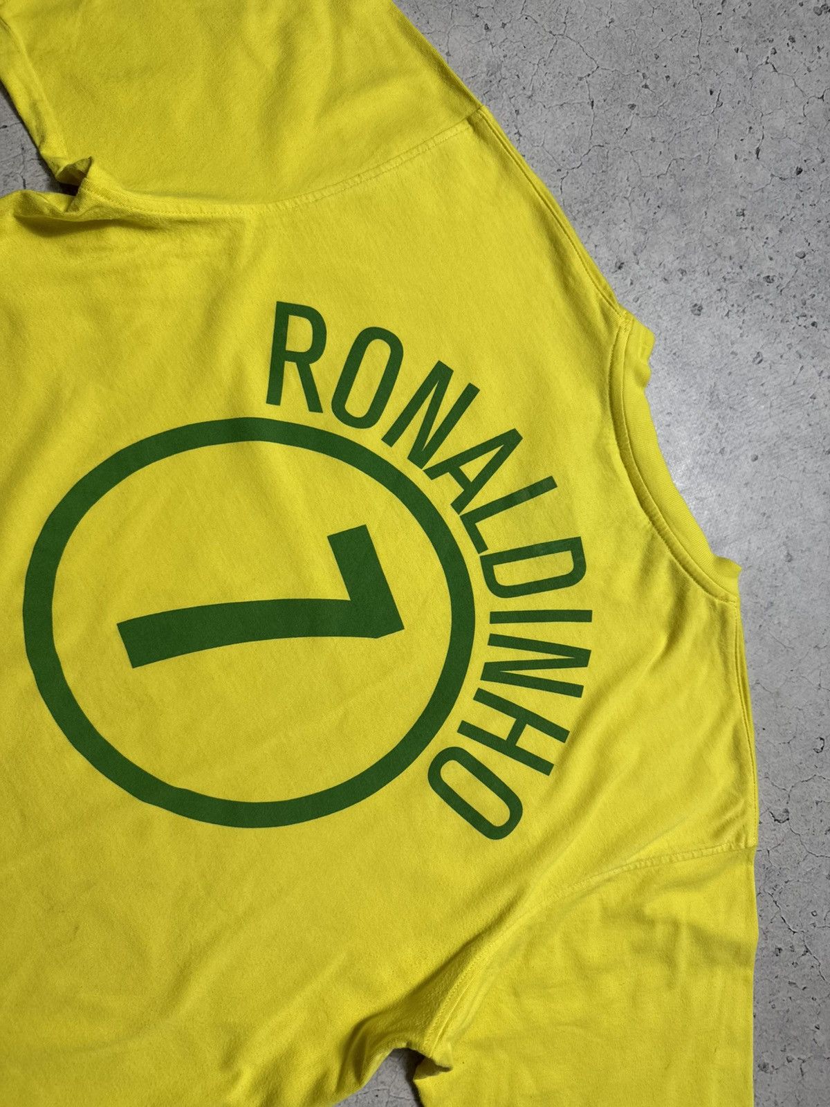 Nike Nike Brasil #7 Ronaldinho Vintage T-Shirt Soccer Jersey Size US L / EU 52-54 / 3 - 10 Thumbnail
