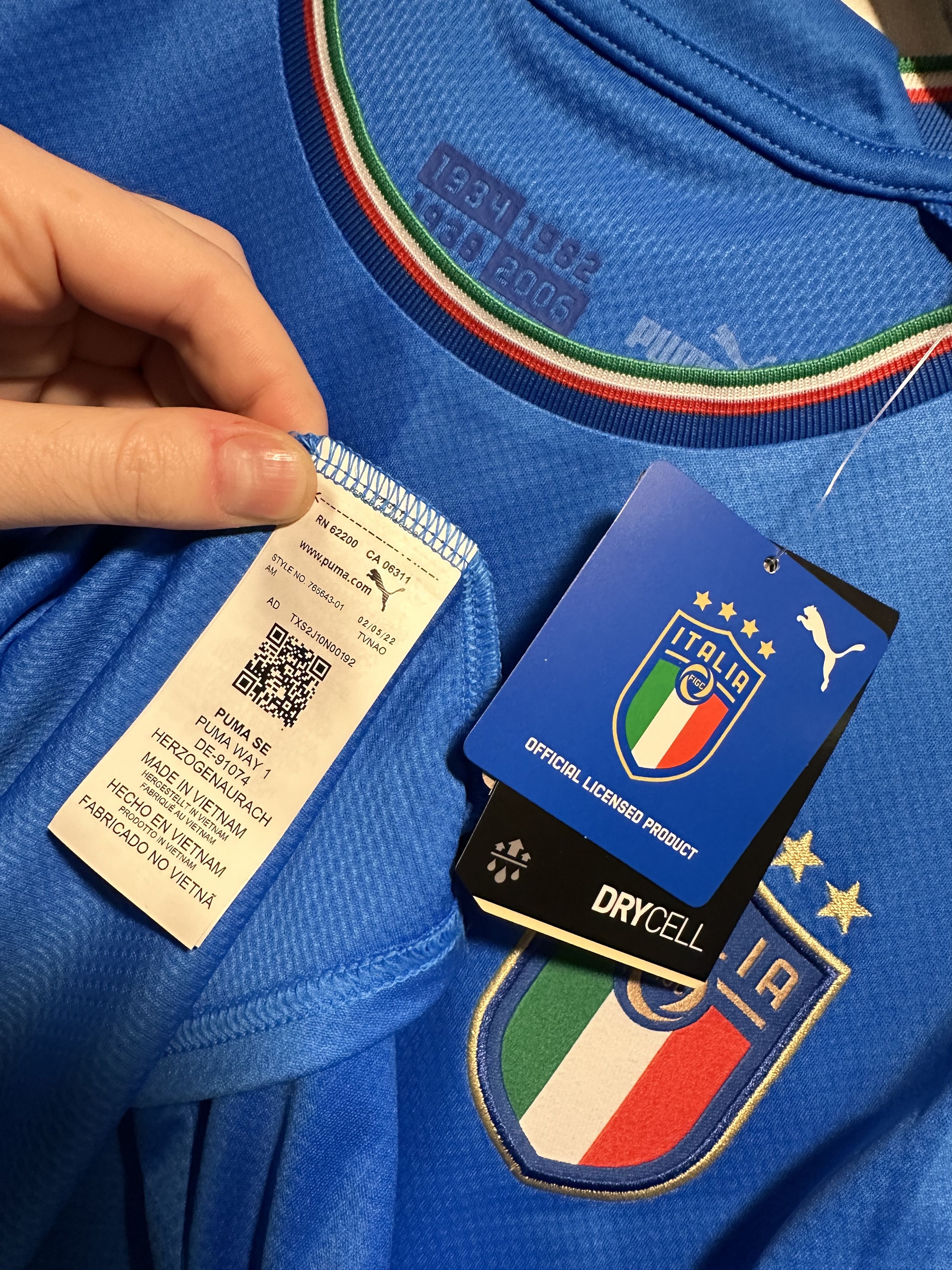 Puma BNIB Italy 2022 Home Medium w/ Tags Size US M / EU 48-50 / 2 - 2 Thumbnail