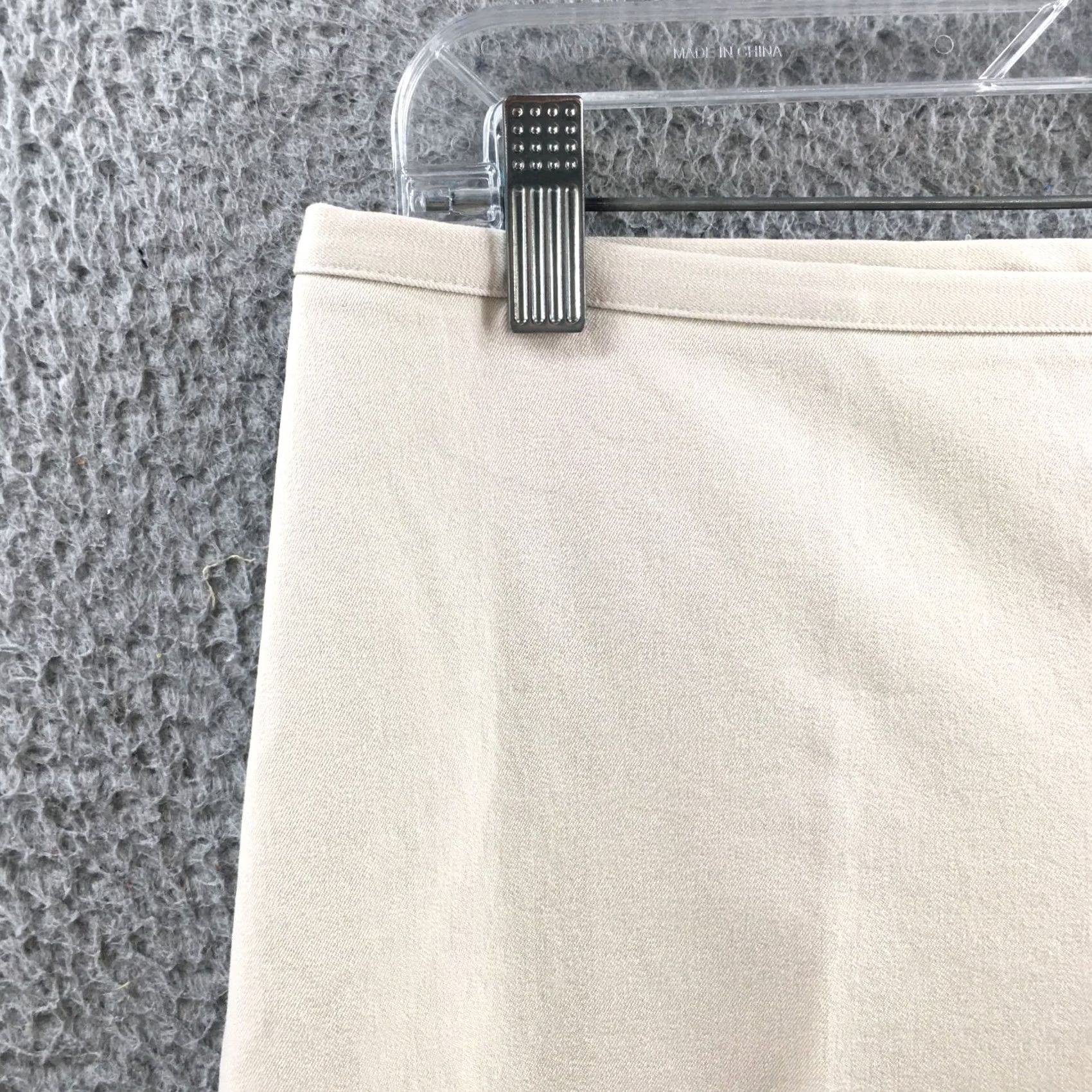 J.McLaughlin J.McLaughlin Capri Pants Womens 10 Beige Mid Rise Zip Fly Casual Capri Pants Women 10 Beige Mid Rise Zip Fly Casual Size 32" / US 10 / IT 46 - 3 Thumbnail