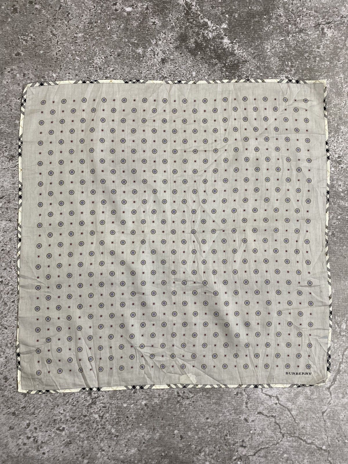 Burberry Burberry Handkerchief / Bandana / Neckerchief Size ONE SIZE - 2 Thumbnail