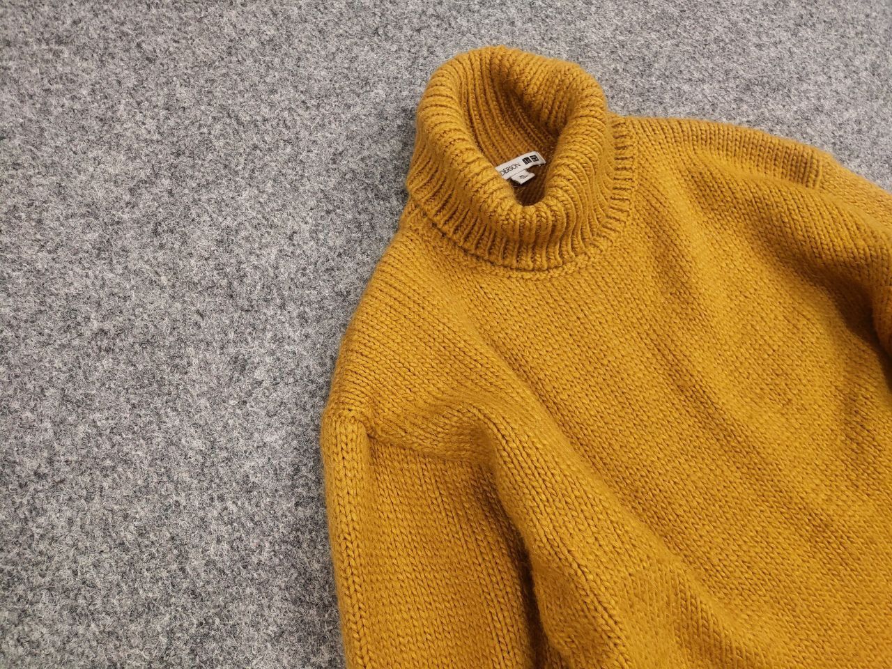 JW Anderson × Uniqlo JW Anderson x Uniqlo Wool Blend Knit Yellow Womens Sweater Size S / US 4 / IT 40 - 7 Thumbnail