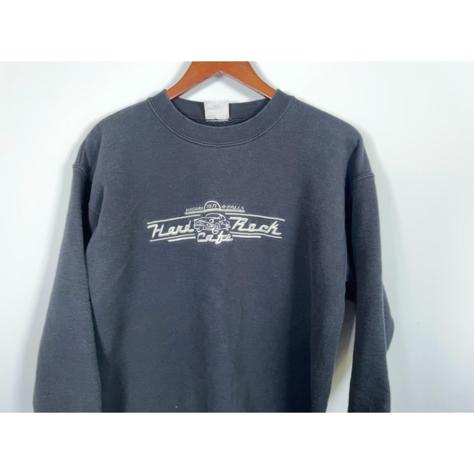 Hard Rock Cafe Vintage Yes Hard Rock Cafe Niagara Falls Sweatshirt Official Black Embroidered Medium Adult Size US M / EU 48-50 / 2 - 4 Thumbnail