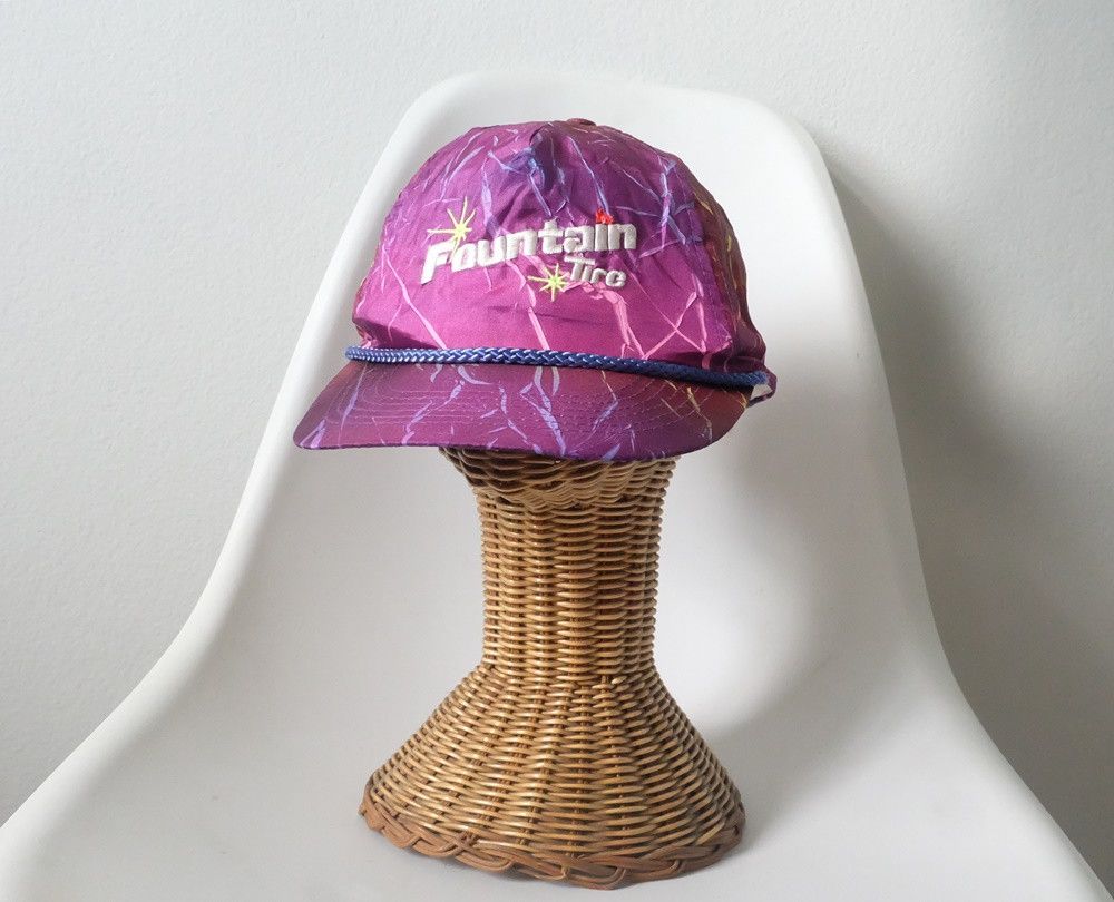 Vintage Vintage Fountain Tire Cap Size ONE SIZE - 1 Thumbnail