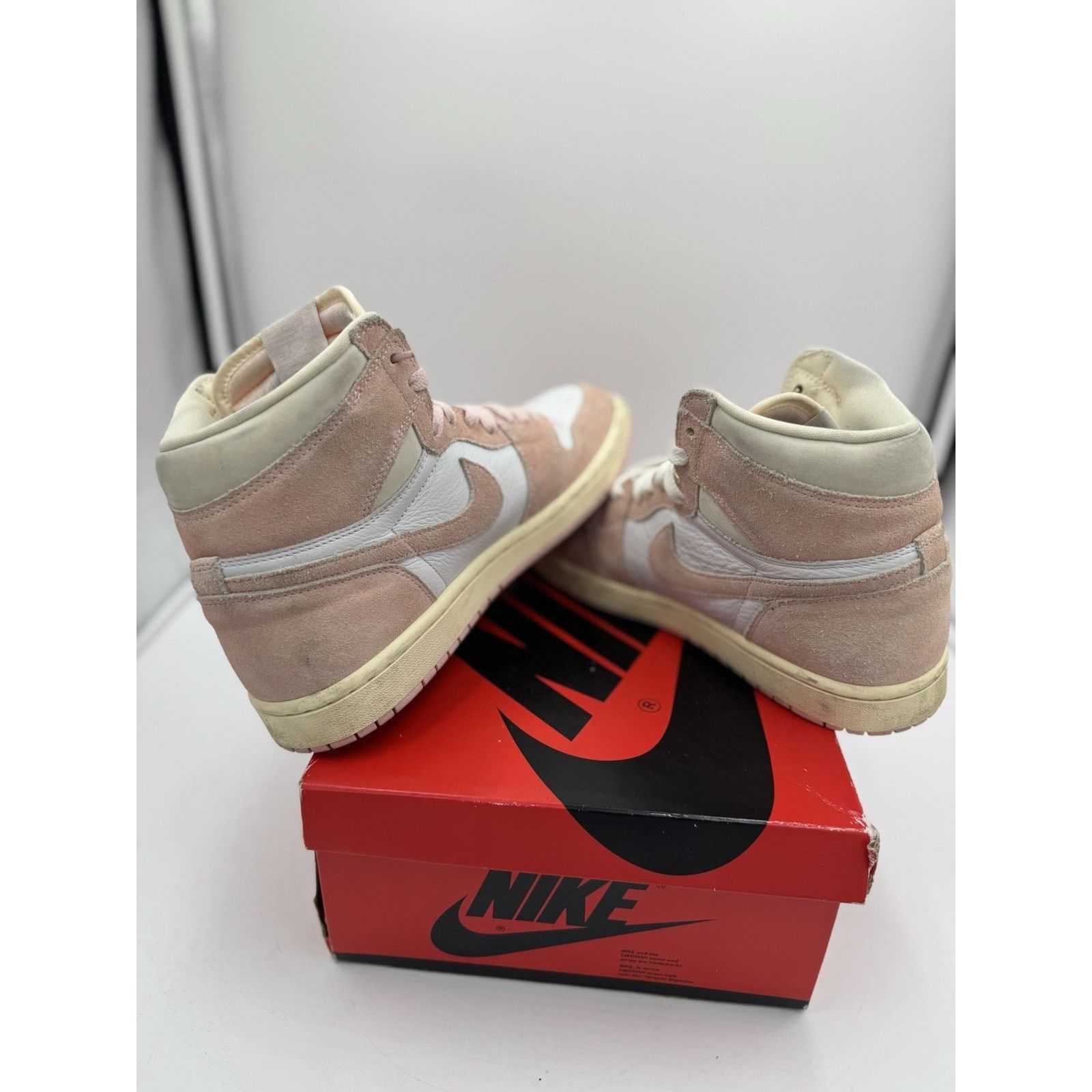 Nike Women's Nike Air Jordan 1 Retro Hi OG Washed Pink Size 9.5 Size US 9.5 / IT 39.5 - 8 Thumbnail