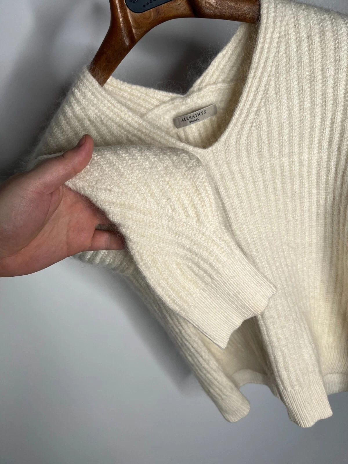 Allsaints Allsaints Ade V-Neck Women's Beige Knit Jumper Sweater Size S / US 4 / IT 40 - 4 Thumbnail