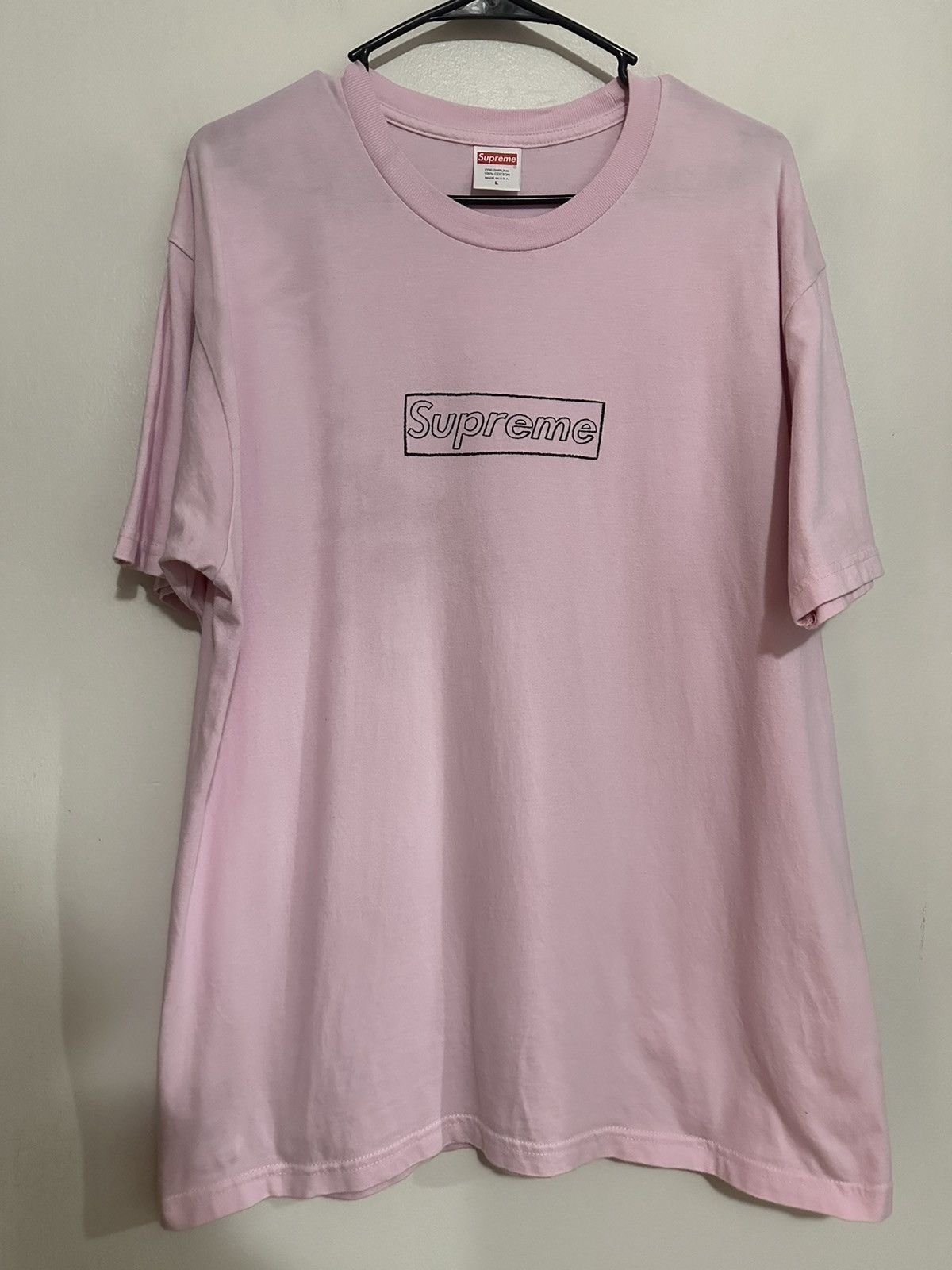 Kaws × Supreme Supreme KAWS Chalk Logo Tee Size US L / EU 52-54 / 3 - 1 Thumbnail
