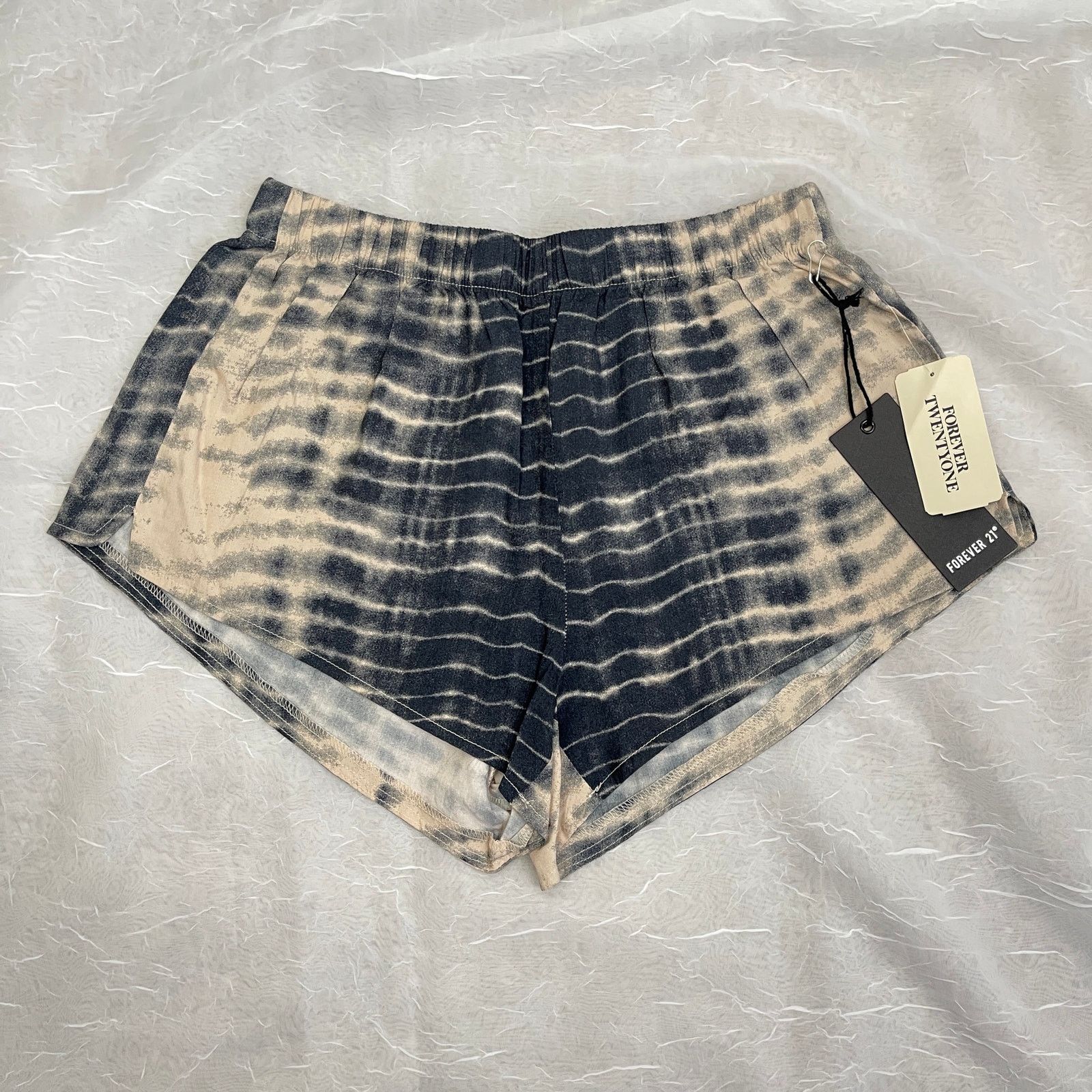 Forever 21 Taupe Charcoal Stripe Dye Dolphin Shorts Forever 21 XS NWT Size 23" - 17 Thumbnail