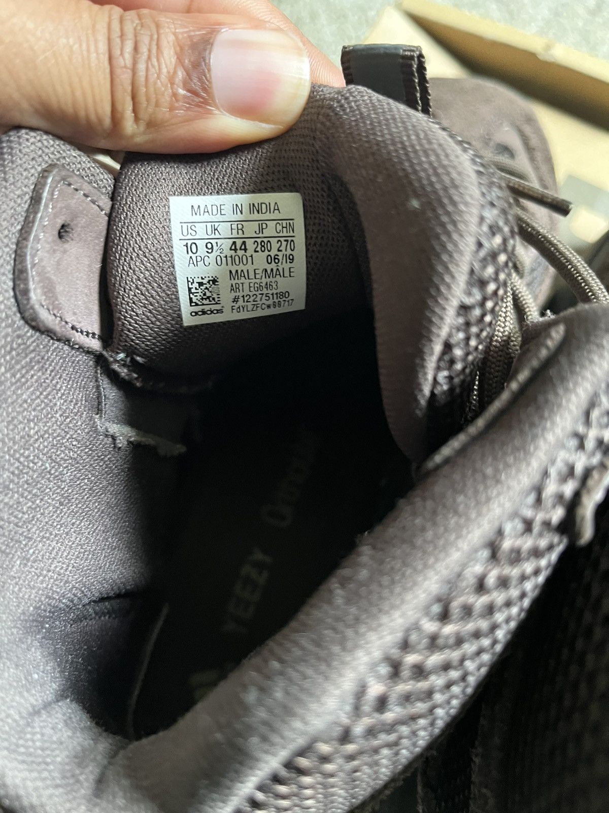 Yeezy Adidas yeezy boot oil Size US 10 / EU 43 - 6 Thumbnail