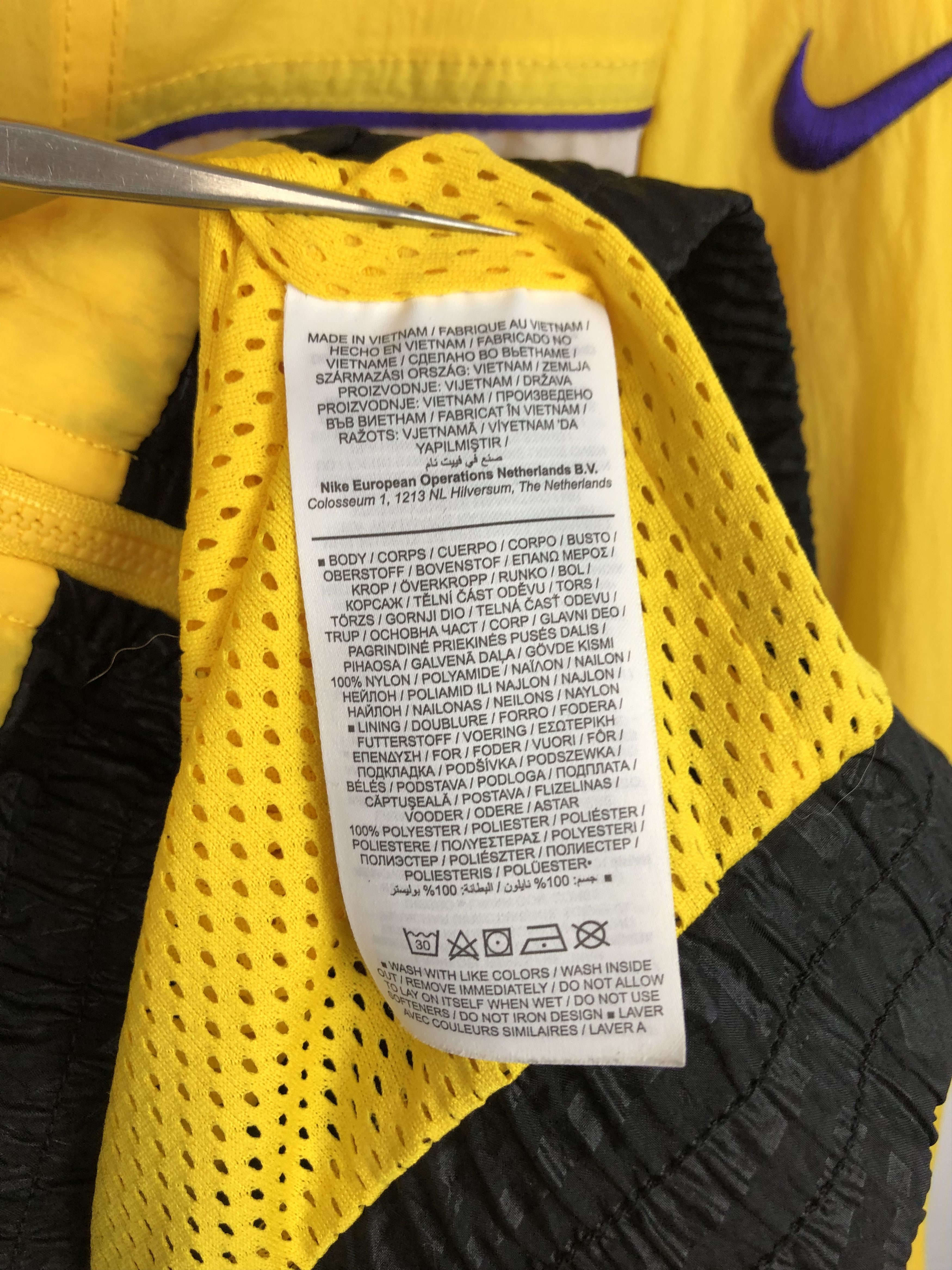 Nike Nike Los Angeles Lakers Windbreaker Jacket Full Zip NBA Size US L / EU 52-54 / 3 - 9 Thumbnail