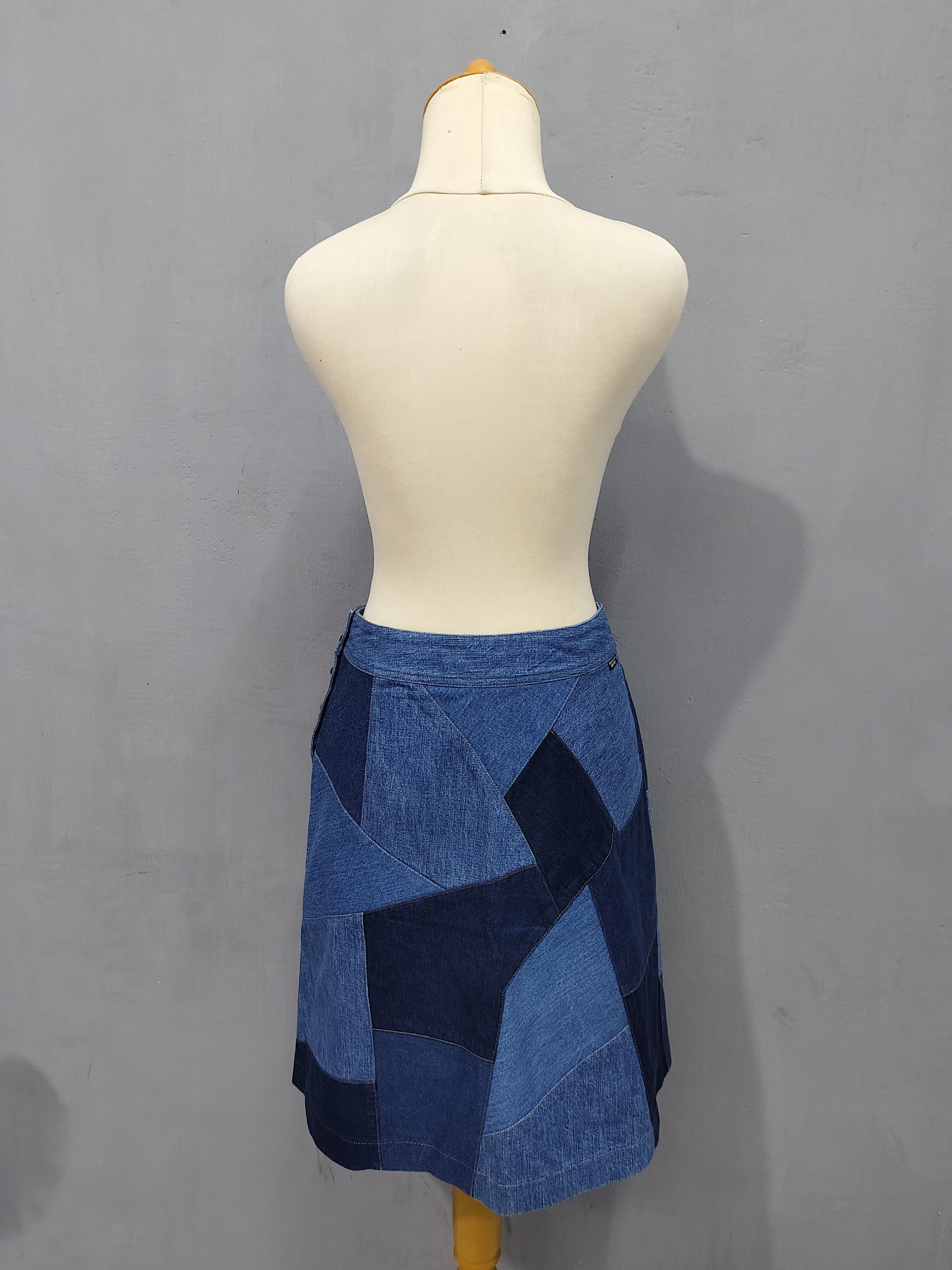 Mademoiselle Non Non Mademoiselle Non Non 🇯🇵 Mosaic Pacthwork Panel Denim Skirt Size 30" / US 8 / IT 44 - 3 Thumbnail