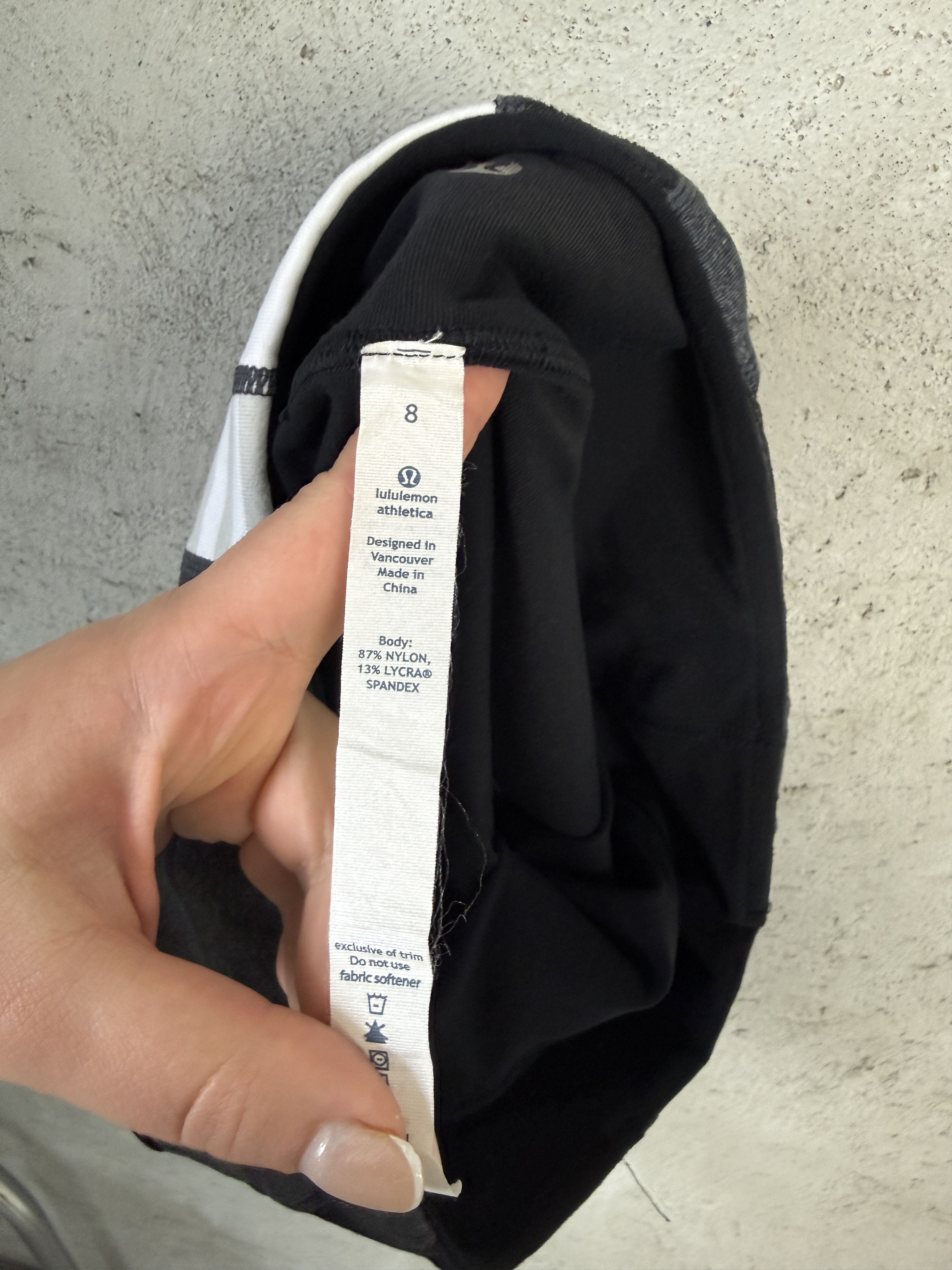 Lululemon Lululemon Reverse Groove Short sport gym pilates Size 30" / US 8 / IT 44 - 4 Thumbnail