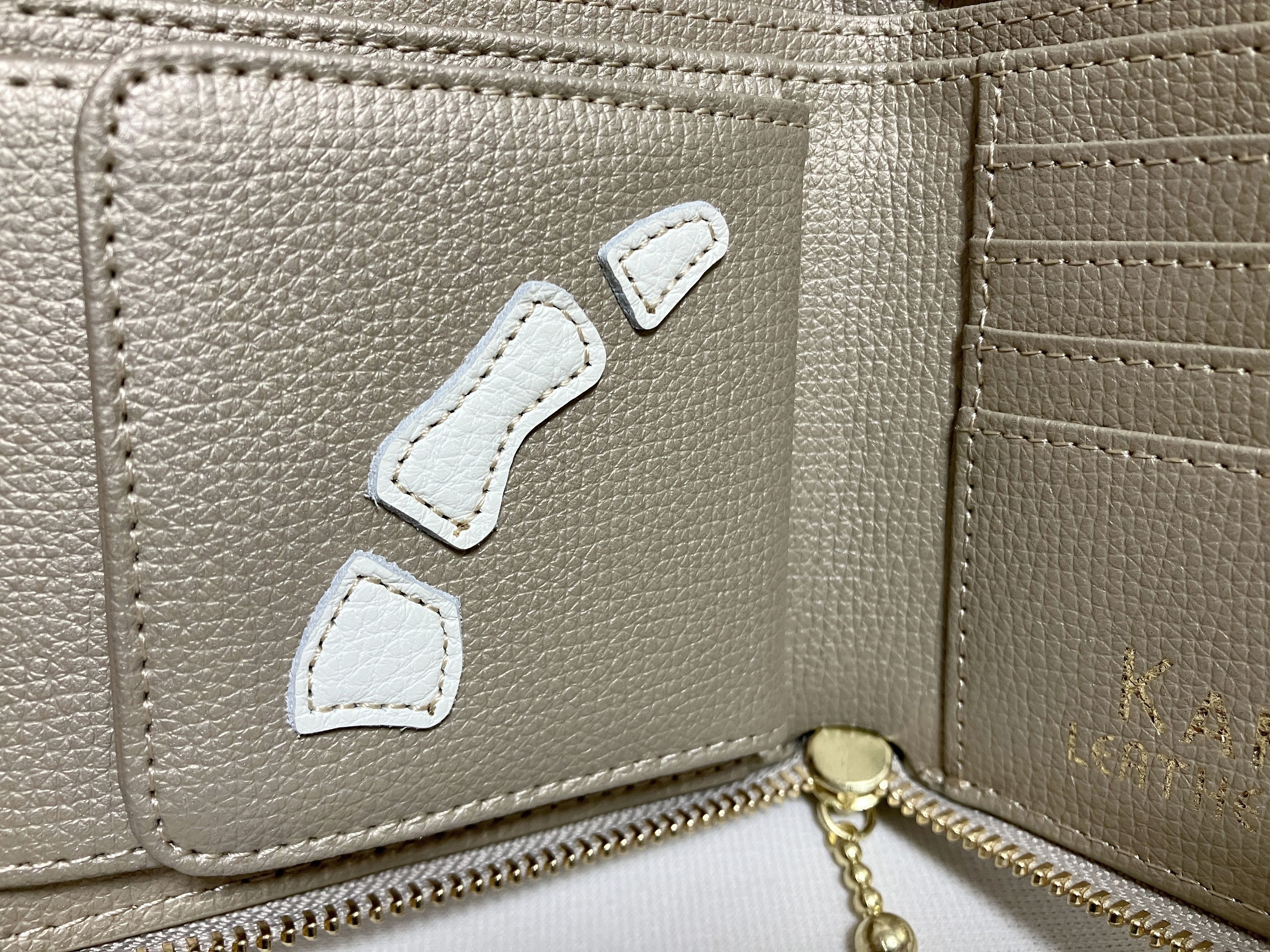 Kapital Kapital THUMBS UP BONE HAND ZIP leather wallet taupe gold Size ONE SIZE - 5 Thumbnail