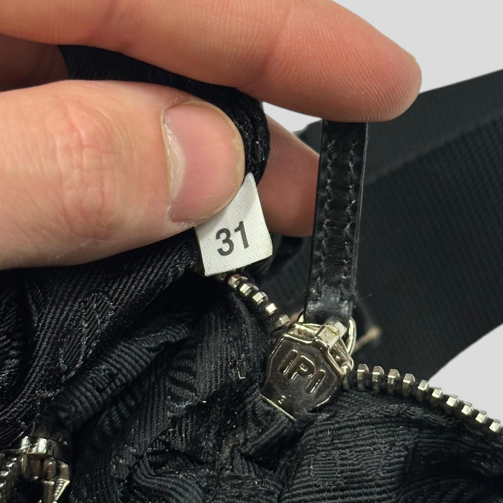 Prada Prada Milano 00’s Nylon & Patent Leather Crossbody Bag Size ONE SIZE - 9 Thumbnail