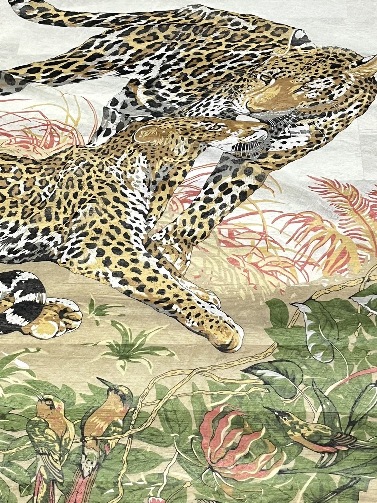 GOA VERYRARE🔥Vintage GOA LEOPARD COUPLE Flora & Fauna Big Scarf Size ONE SIZE - 8 Thumbnail