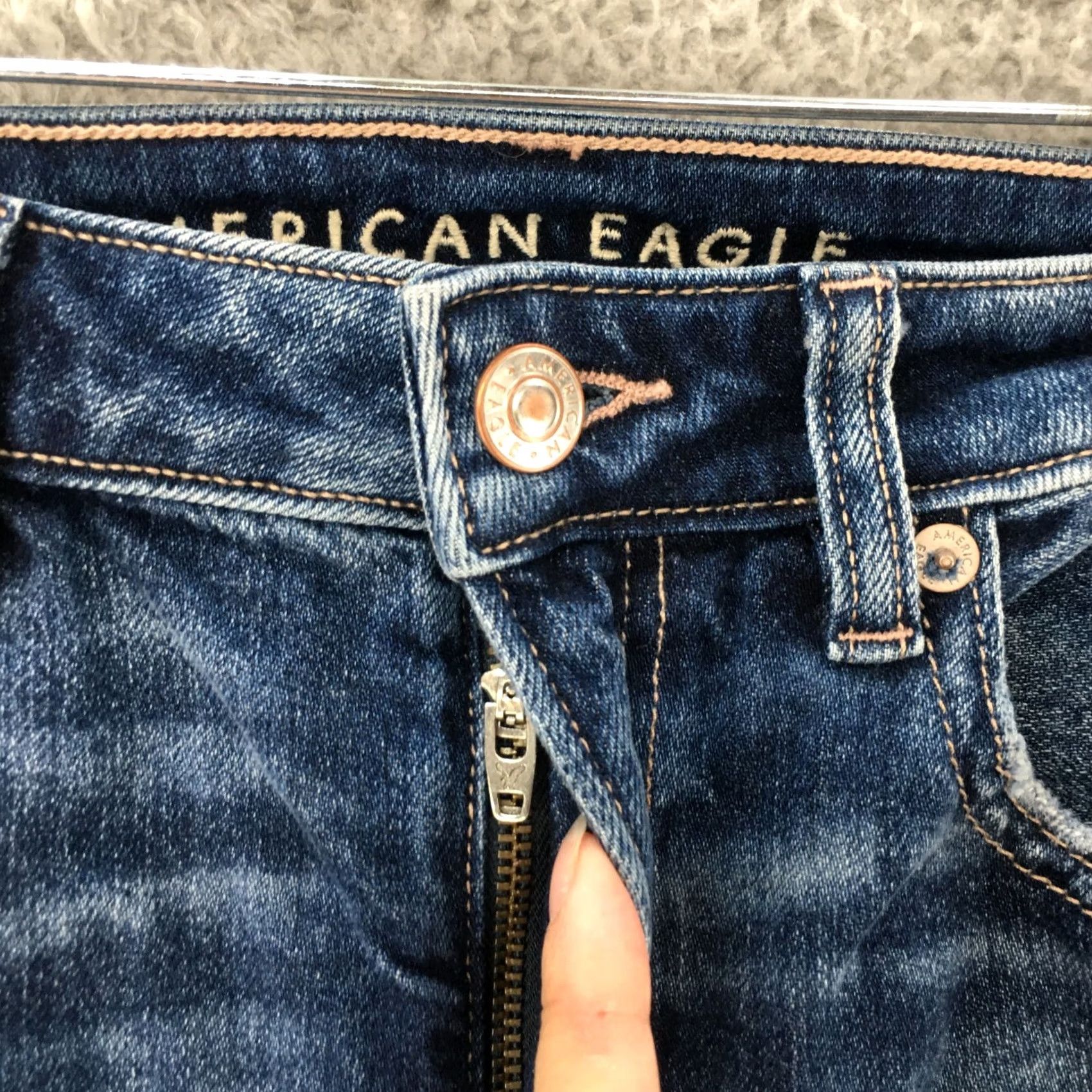 American Eagle Outfitters American Eagle Outfitters Jeans Womens 2 Blue Medium Wash Distressed Straight Jeans Women Size 26" / US 2 / IT 38 - 4 Thumbnail