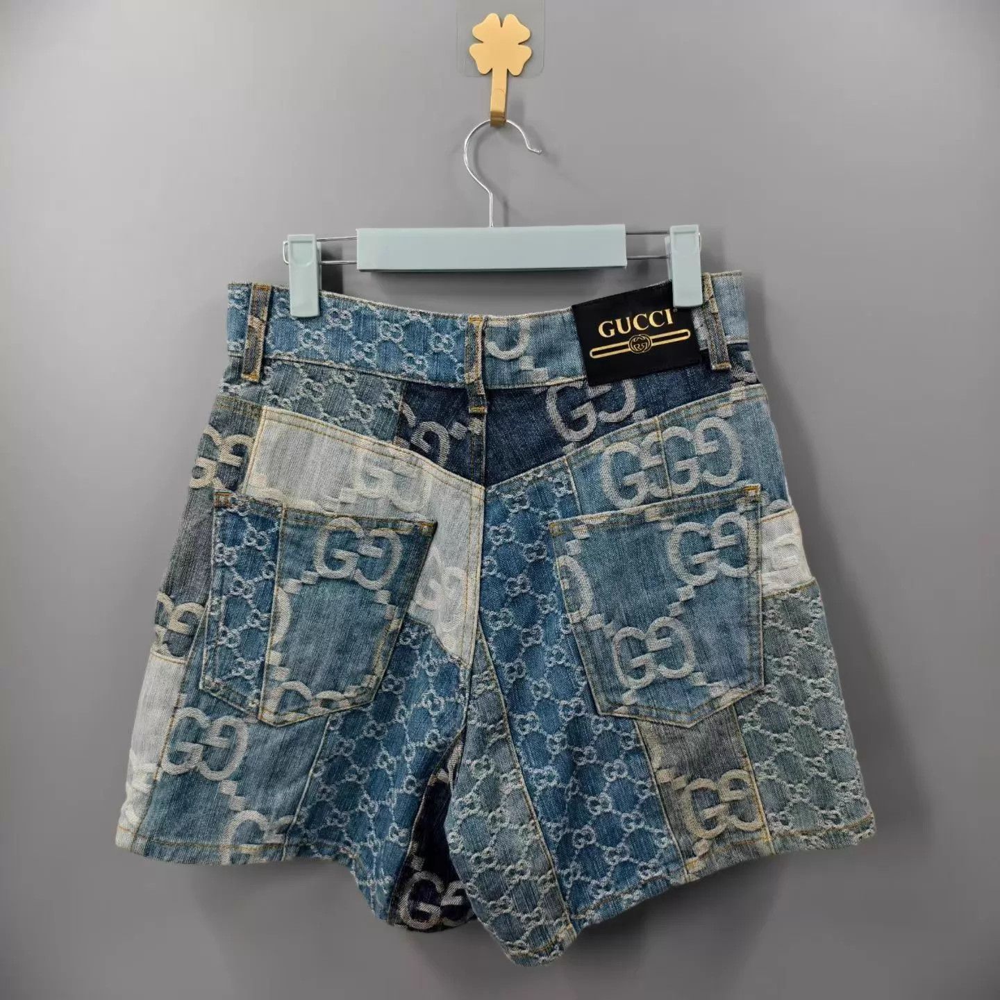 Gucci Gucci Distressed AO Print Patched Denim Shorts Size 27" / US 4 / IT 40 - 2 Thumbnail