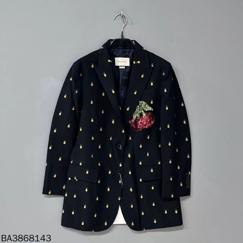 Gucci Gucci Pineapple embroidered sequin cherry suit 2502-Nextarr Size 40R - 1 Thumbnail