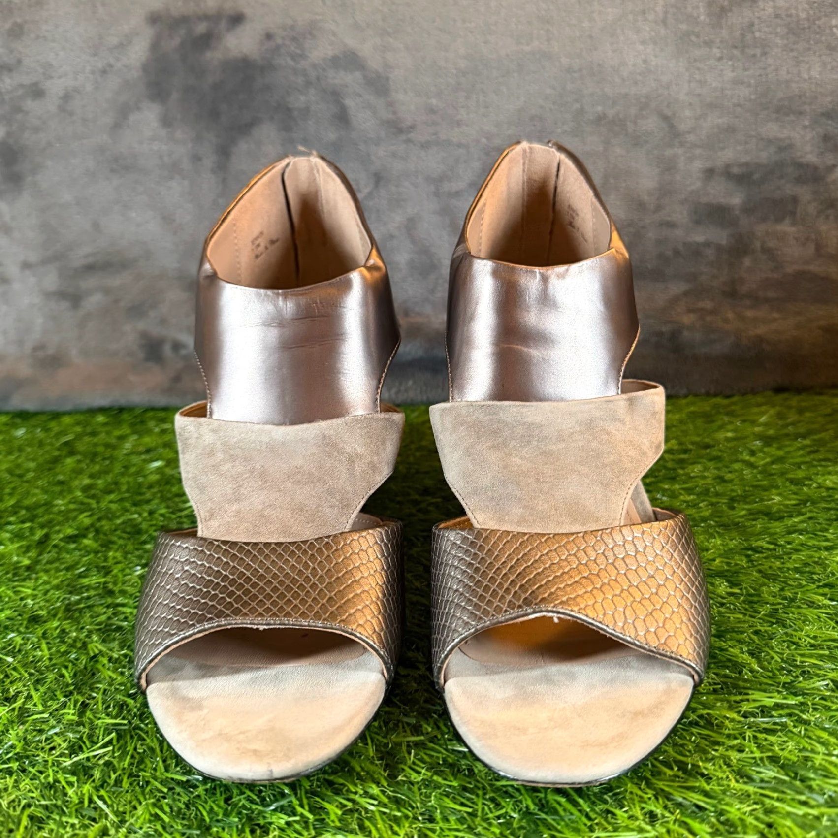 Donald Pliner Donald J Pliner Jenkin Sandal Womens 7.5M Heel Wedge Leather Suede Snakeskin Metallic Pewter Peep Toe Zip Size US 8 / IT 38 - 3 Thumbnail