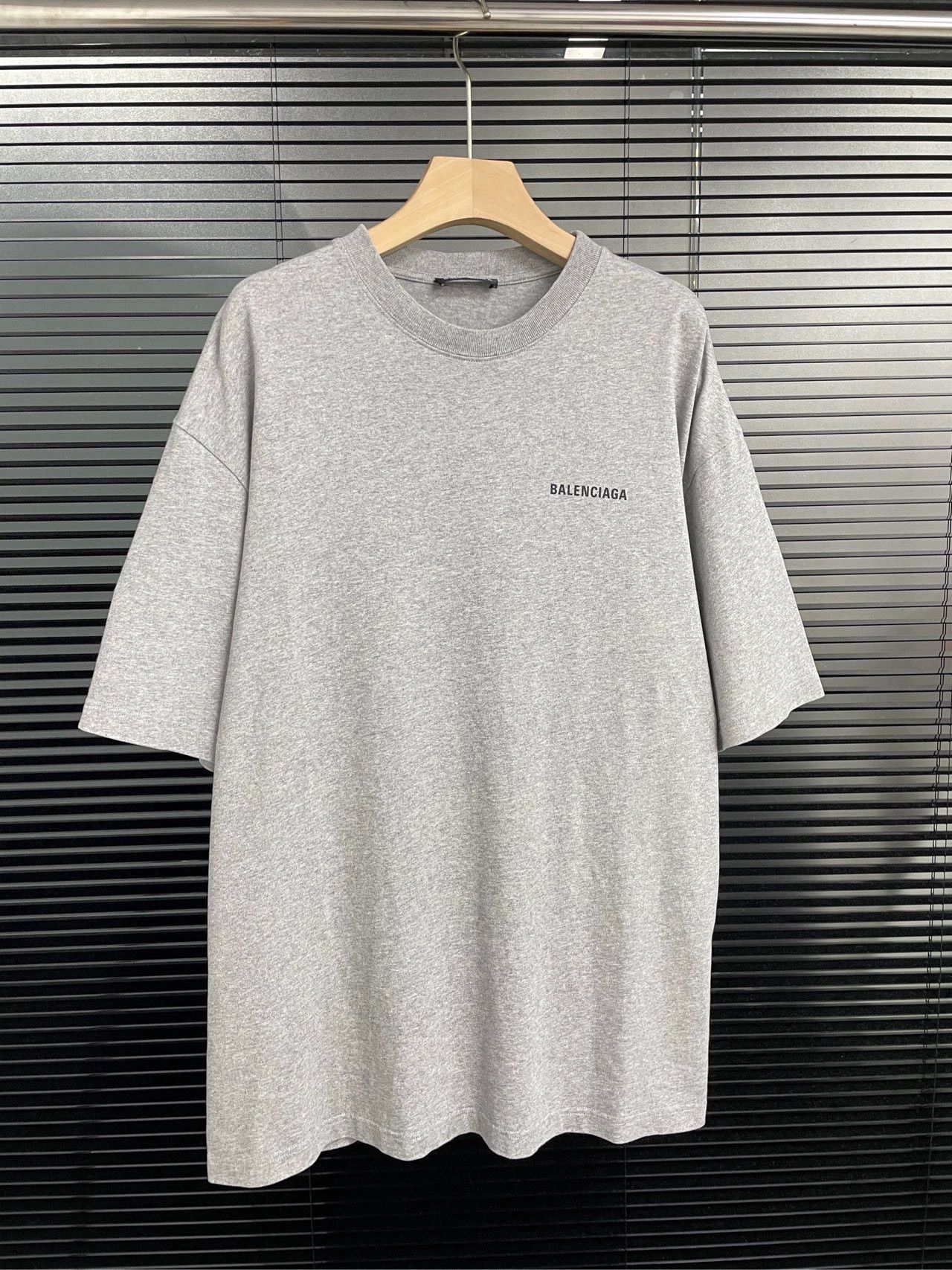 Balenciaga Balenciaga front and back logo letter short sleeved T-shirt Size US S / EU 44-46 / 1 - 1 Thumbnail