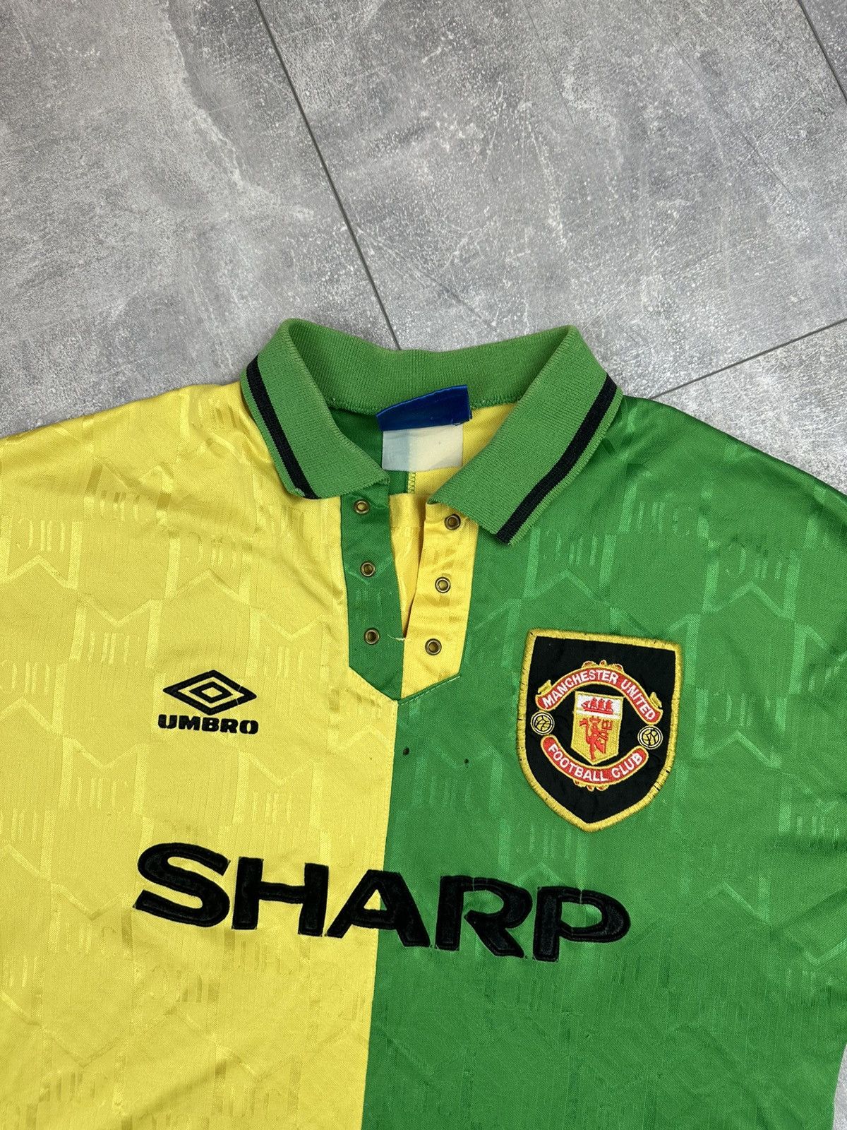 Umbro Umbro Manchester United FC 1992/94Away Soccer Jersey Size US M / EU 48-50 / 2 - 10 Thumbnail