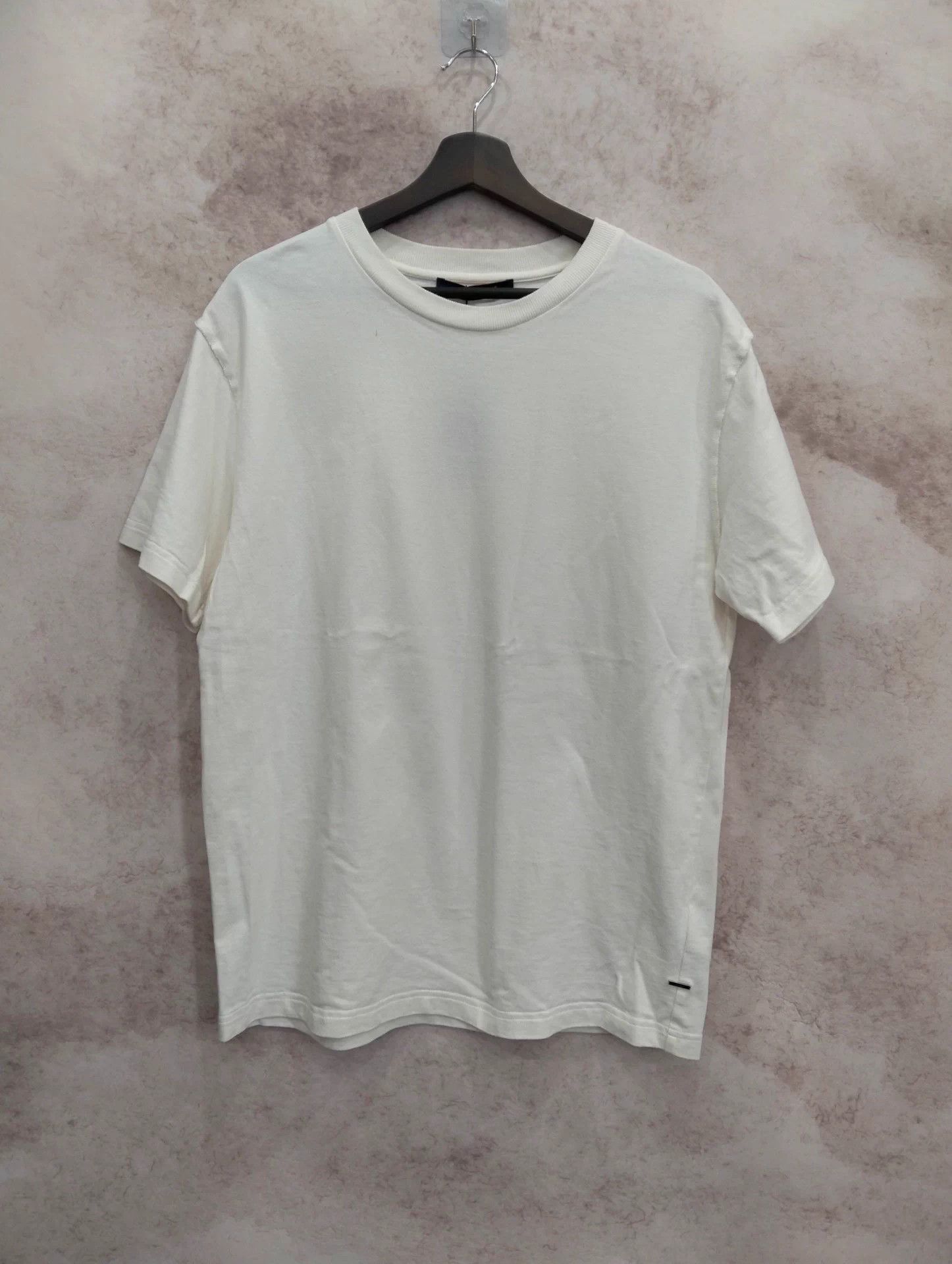 LV white back slogan short-sleeve tee M