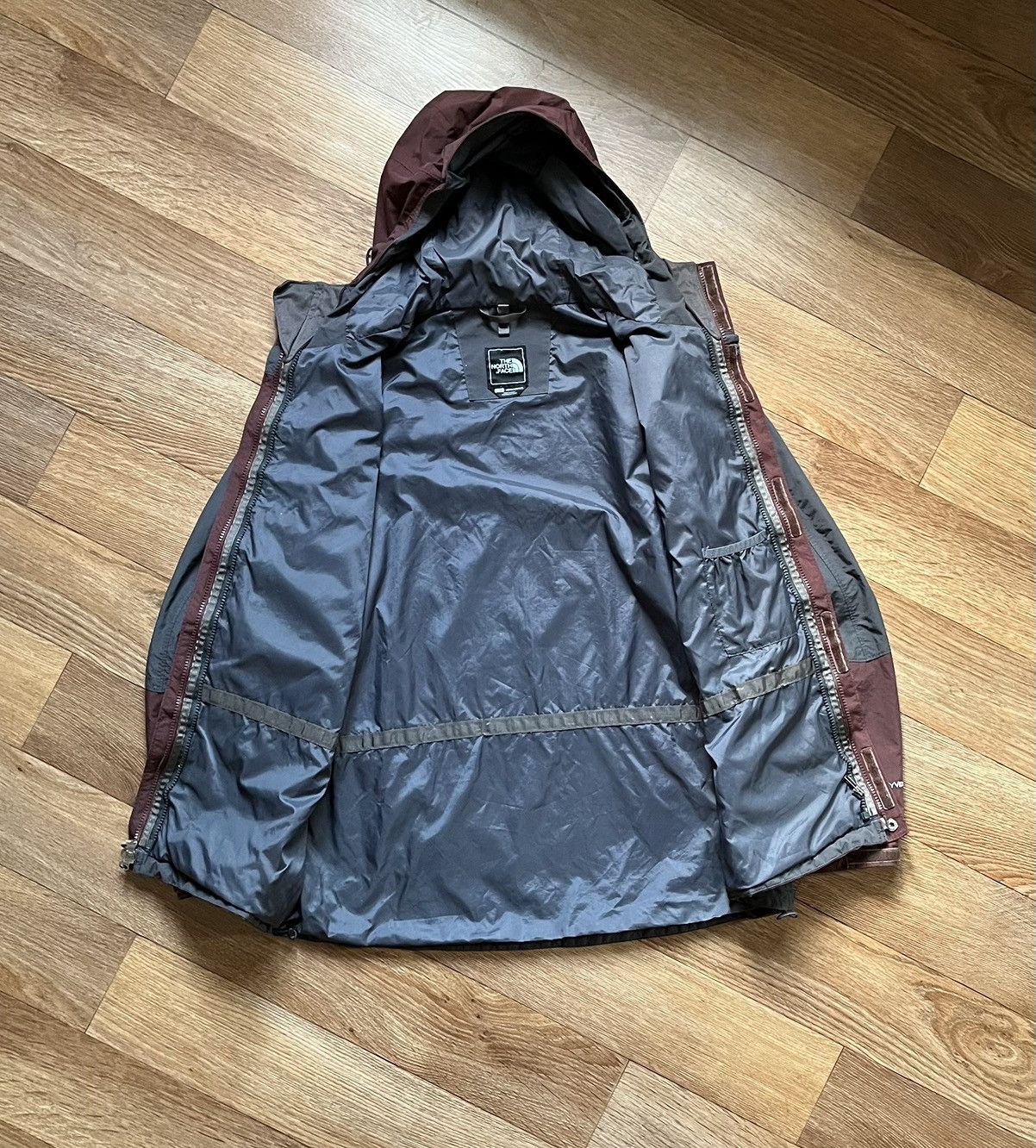 The North Face Vintage The North Face HyVent Outdoor Windbreaker Jacket Size US L / EU 52-54 / 3 - 5 Thumbnail