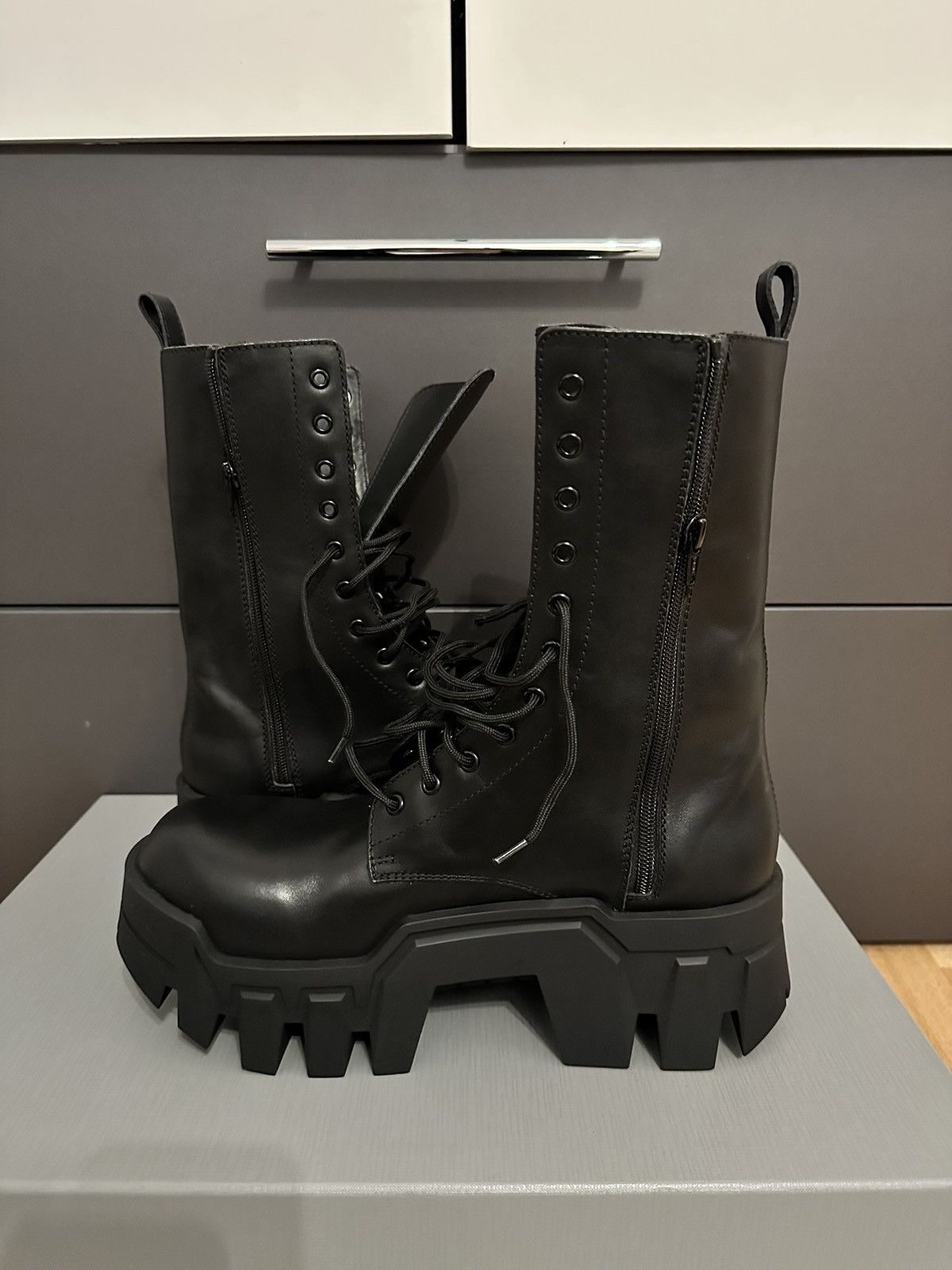 Balenciaga Balenciaga Bulldozer Boots Size US 10 / EU 43 - 9 Thumbnail