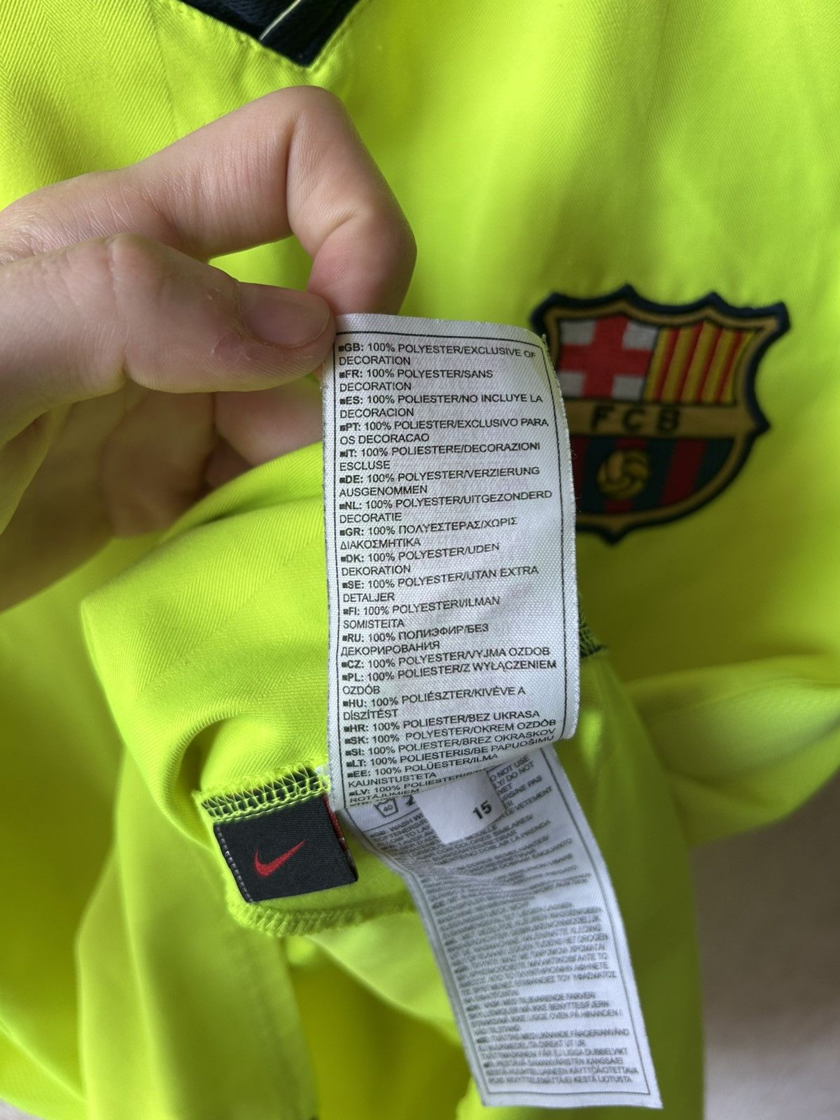 Nike Nike Barcelona 2005/06 Away Soccer Jersey Y2K Blokecore Size US S / EU 44-46 / 1 - 11 Thumbnail