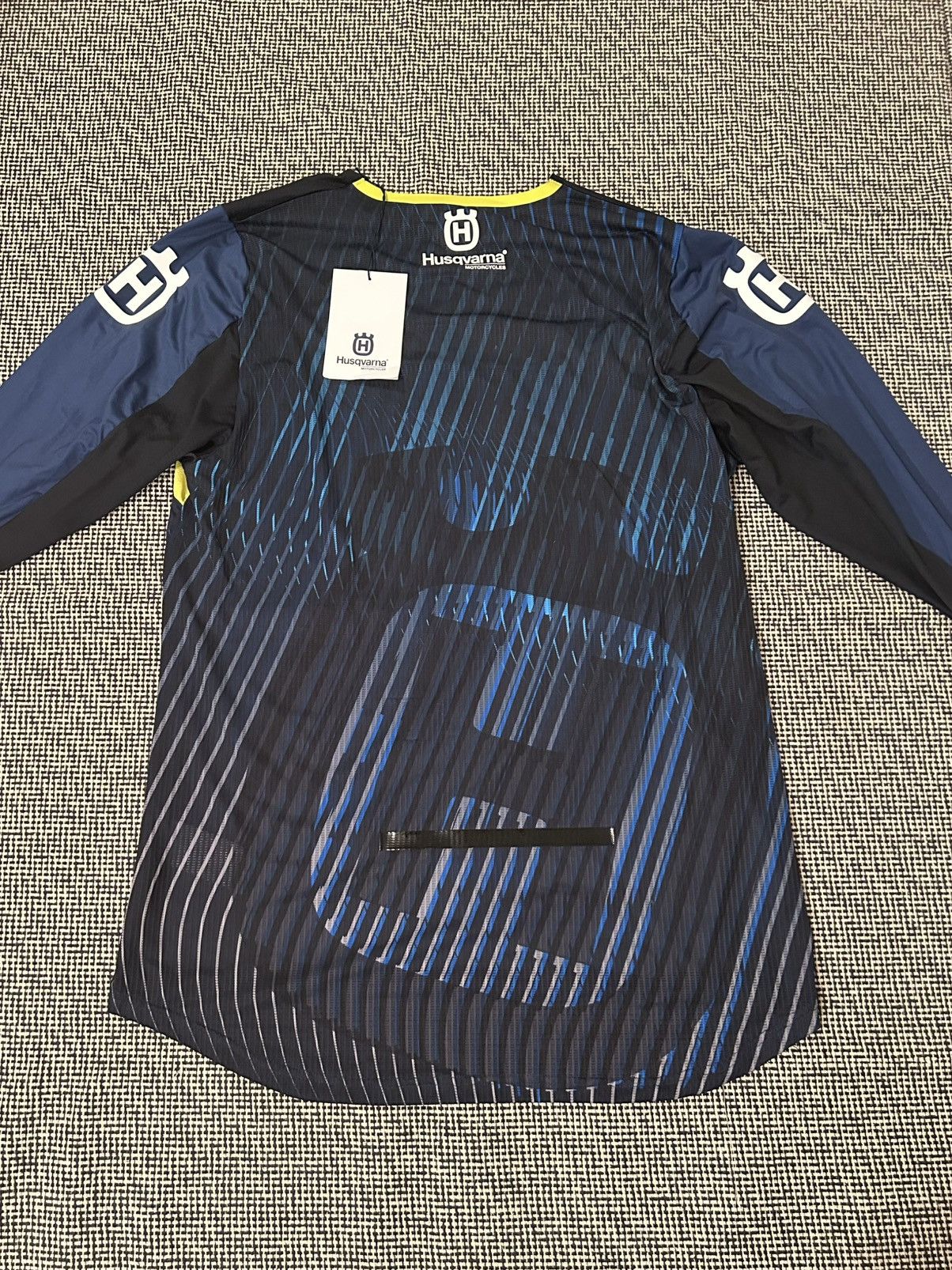 Alpinestars New with tags Husqvarna Motocross Railed Shirt from 2023 Size US L / EU 52-54 / 3 - 4 Thumbnail
