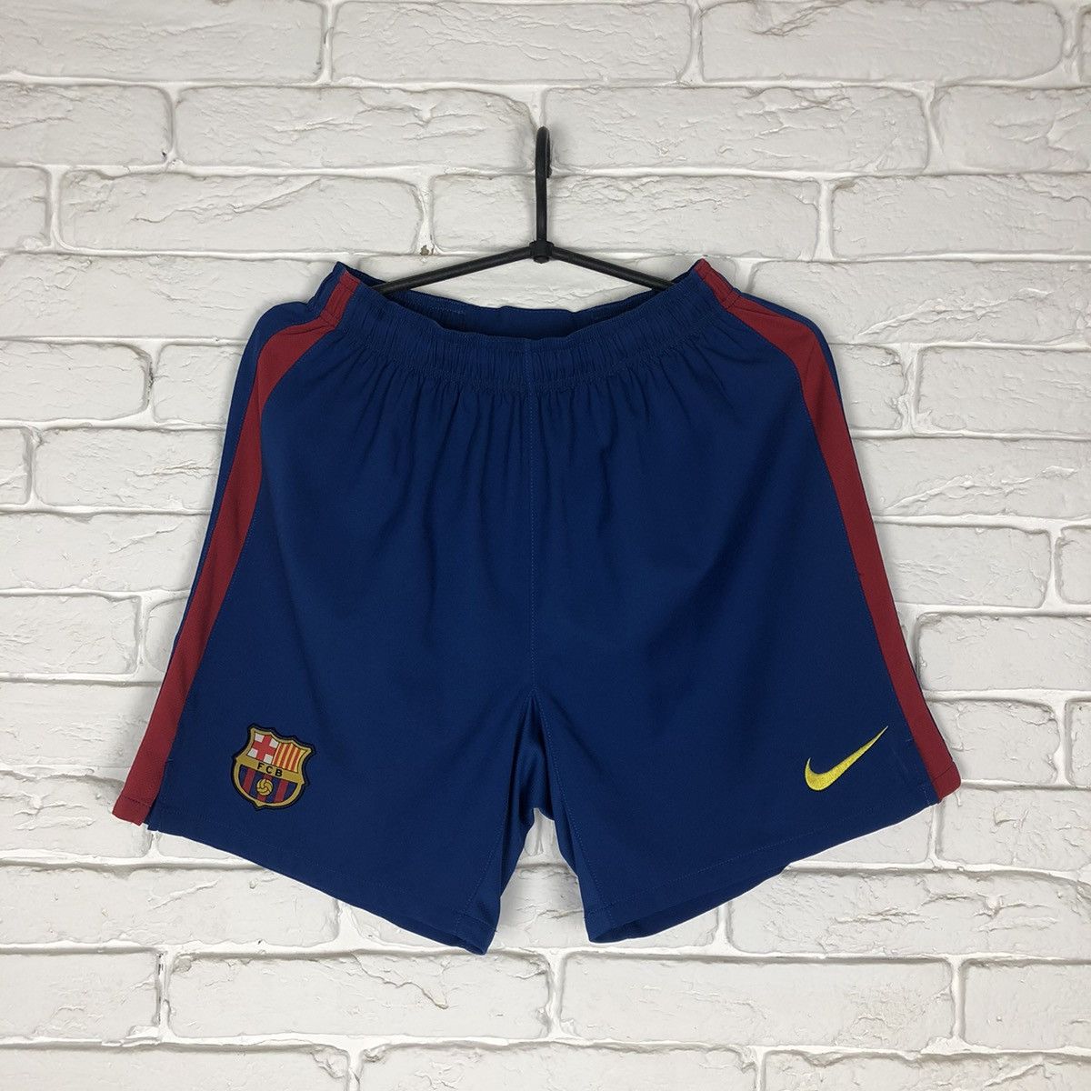 Nike Barcelona nike vintage shorts Size US 30 / EU 46 - 1 Thumbnail