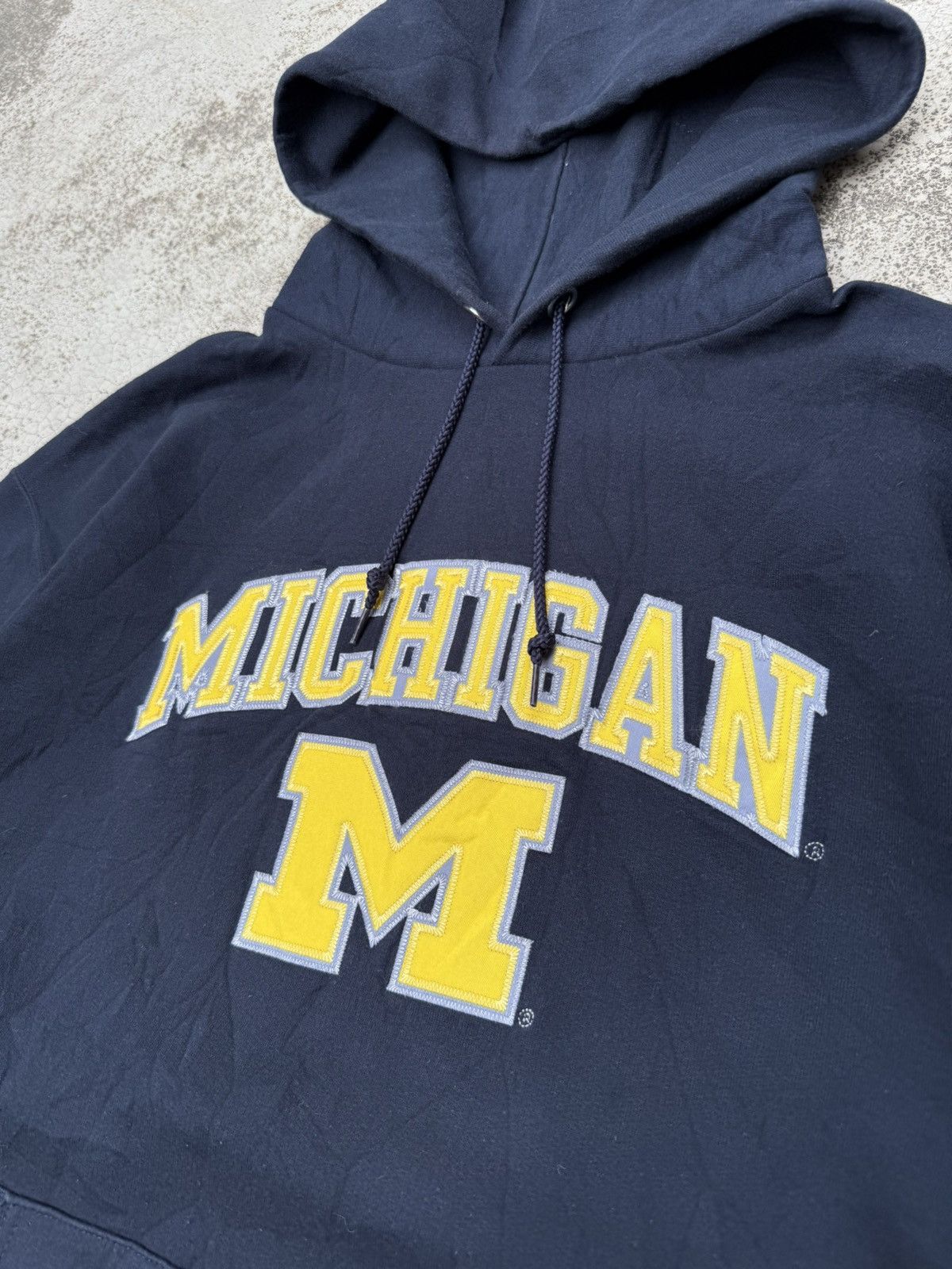 Champion 🔥 VINTAGE Y2K CHAMPION MICHIGAN COLLEGE LOGO HOODIES - L Size US M / EU 48-50 / 2 - 4 Thumbnail