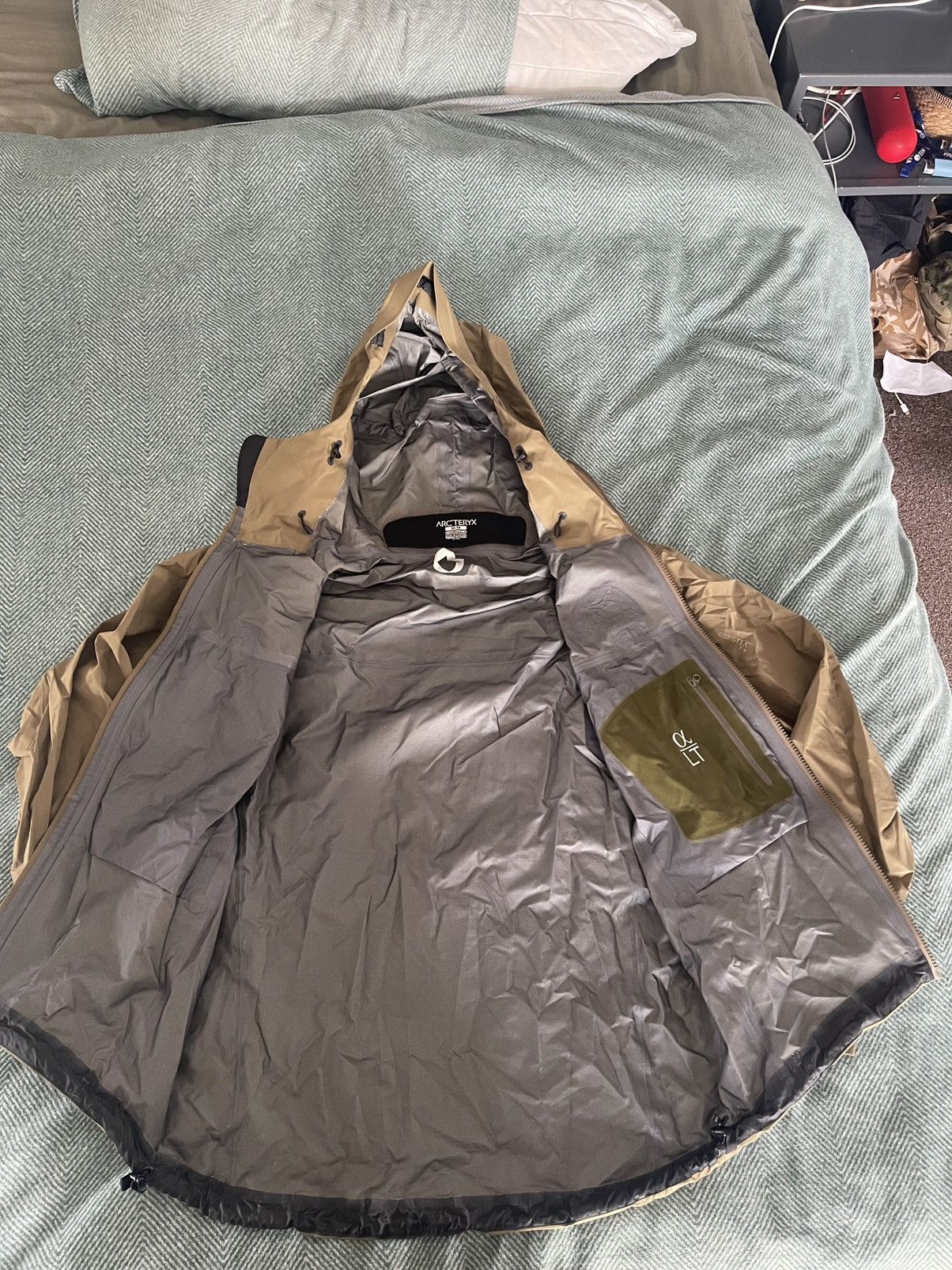 Arc'teryx Arcteryx LEAF Alpha LT Jacket Gen 1 Crocodile Medium Size US M / EU 48-50 / 2 - 2 Thumbnail