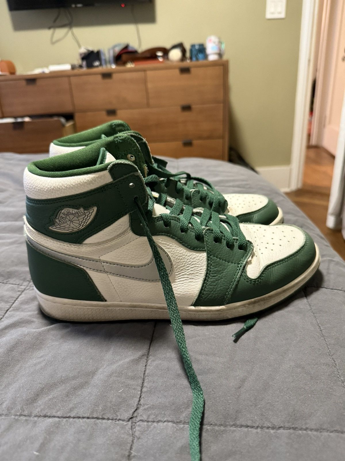Nike Nike Air Jordan 1 Gorge Green Size US 10.5 / EU 43-44 - 1 Thumbnail