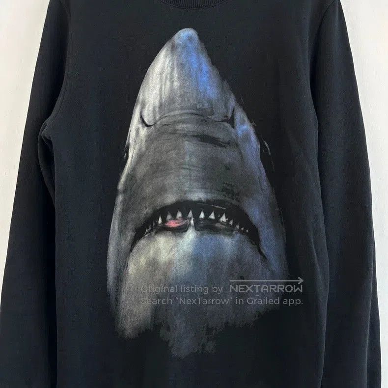 Givenchy Givenchy Shark Print Crewneck Sweatshirt. Size US S / EU 44-46 / 1 - 4 Thumbnail