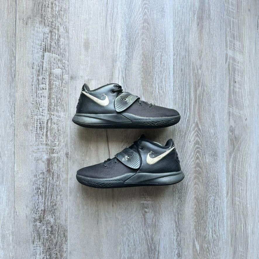 Nike NIKE • Kyrie Flytrap 3 "Black" (9.5M) Size US 9.5 / EU 42-43 - 1 Thumbnail