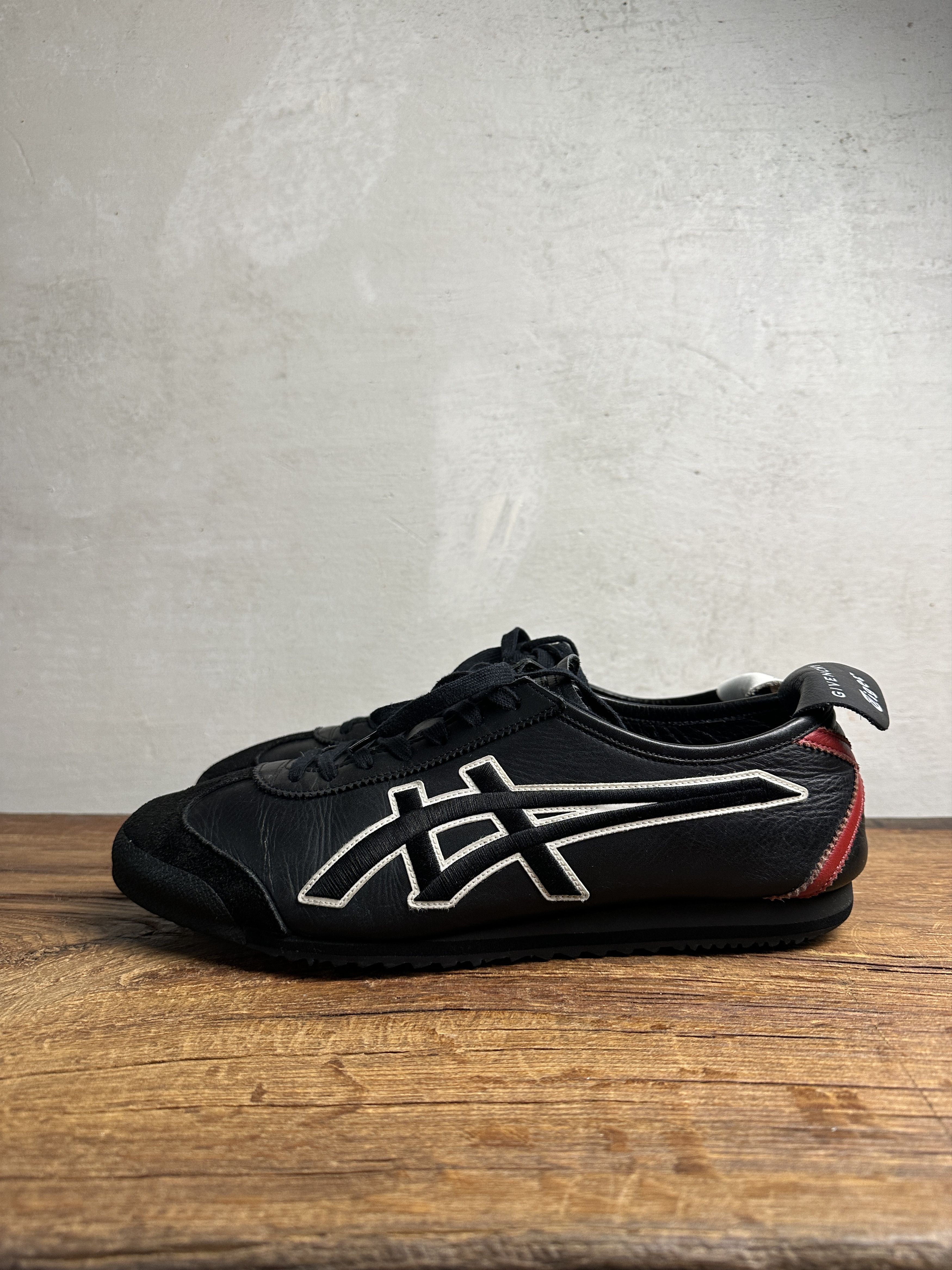 Givenchy RARE Givenchy Onitsuka Tiger MADE IN JAPAN Mexico66 Sneakers Size US 11 / EU 44 - 2 Thumbnail